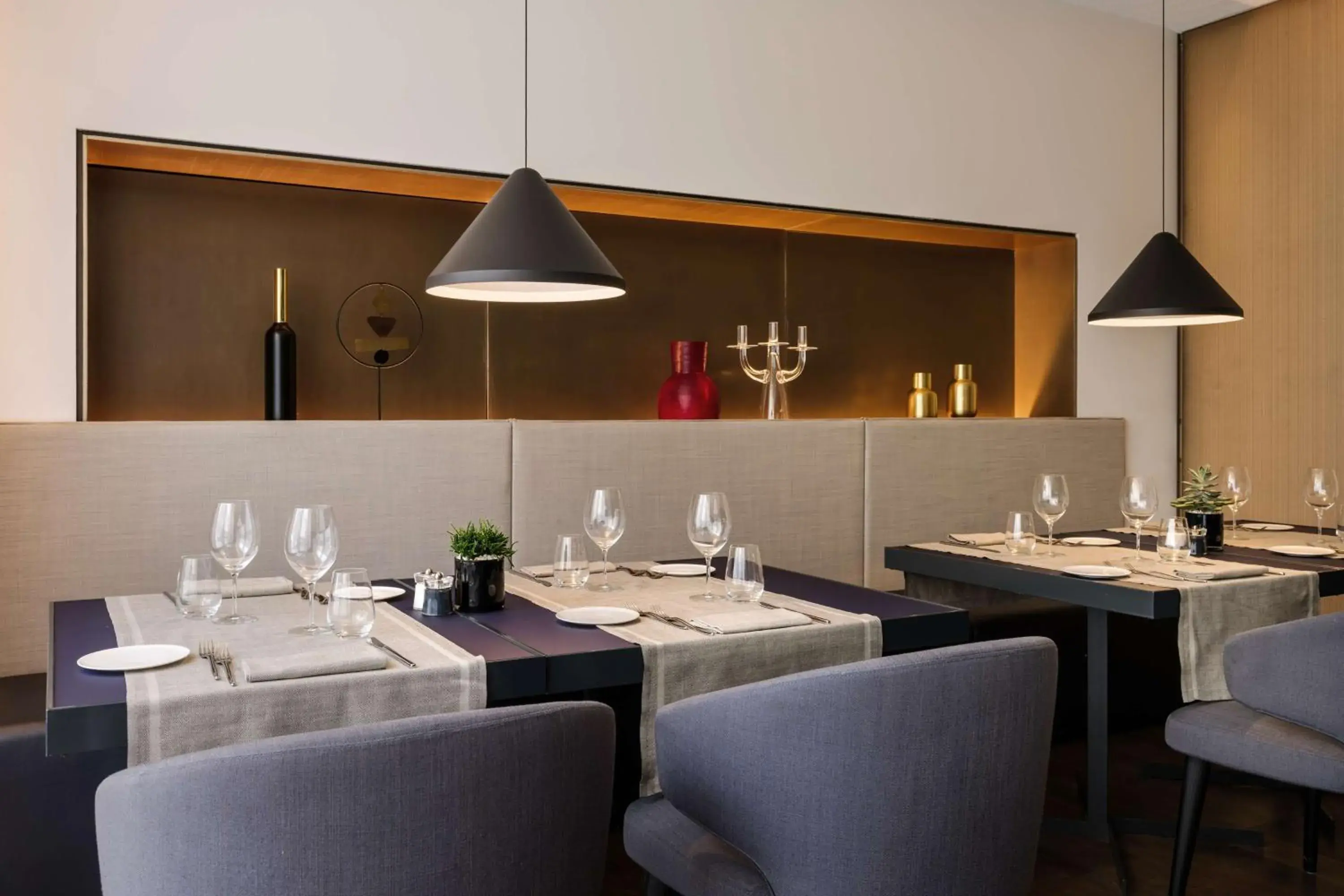 Restaurant/places to eat in Hilton Lake Como Restaurant/places to eat in Hilton Lake Como