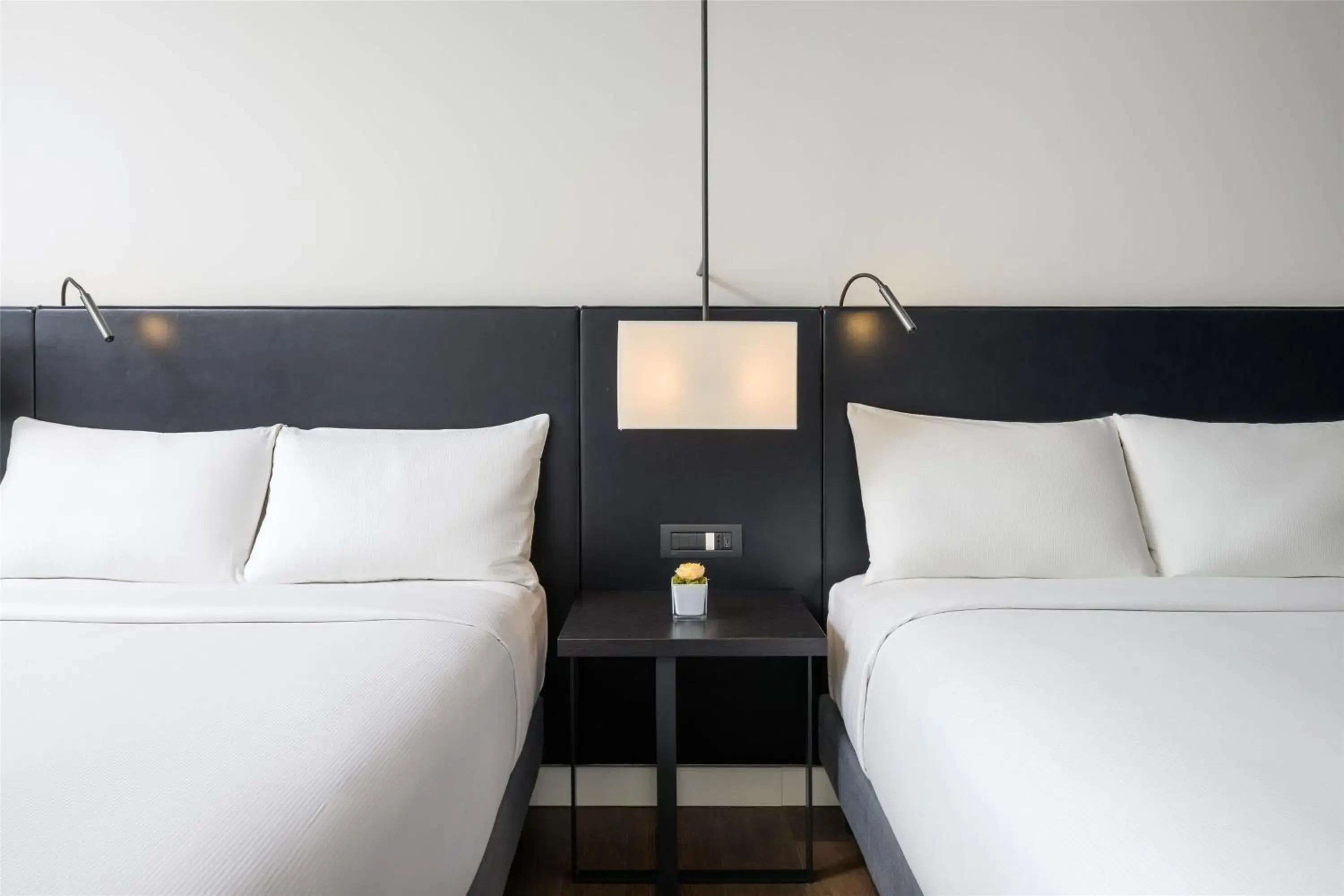 Twin Deluxe Room with City View in Hilton Lake Como Twin Deluxe Room with City View in Hilton Lake Como