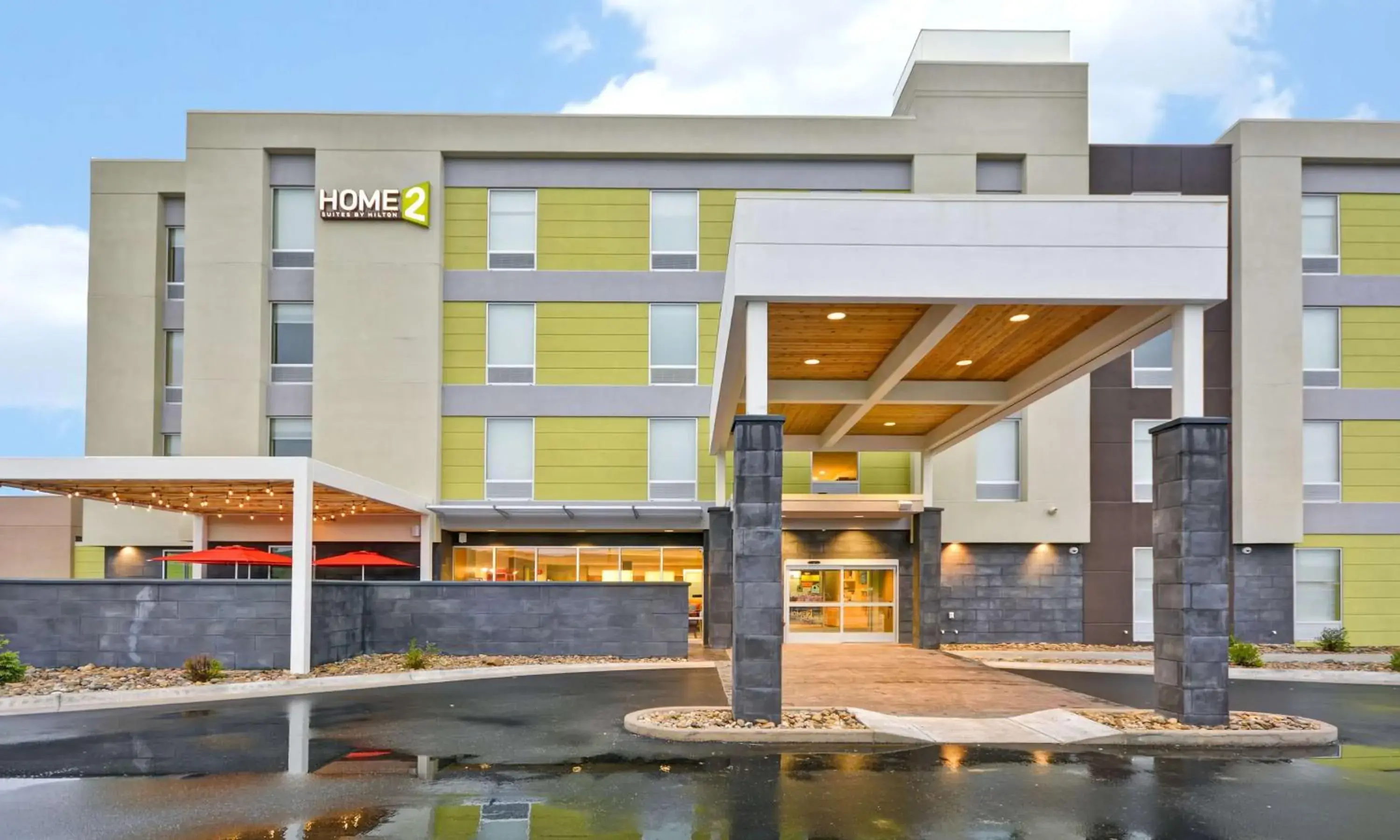 Property building in Home2 Suites By Hilton Rapid City Property building in Home2 Suites By Hilton Rapid City