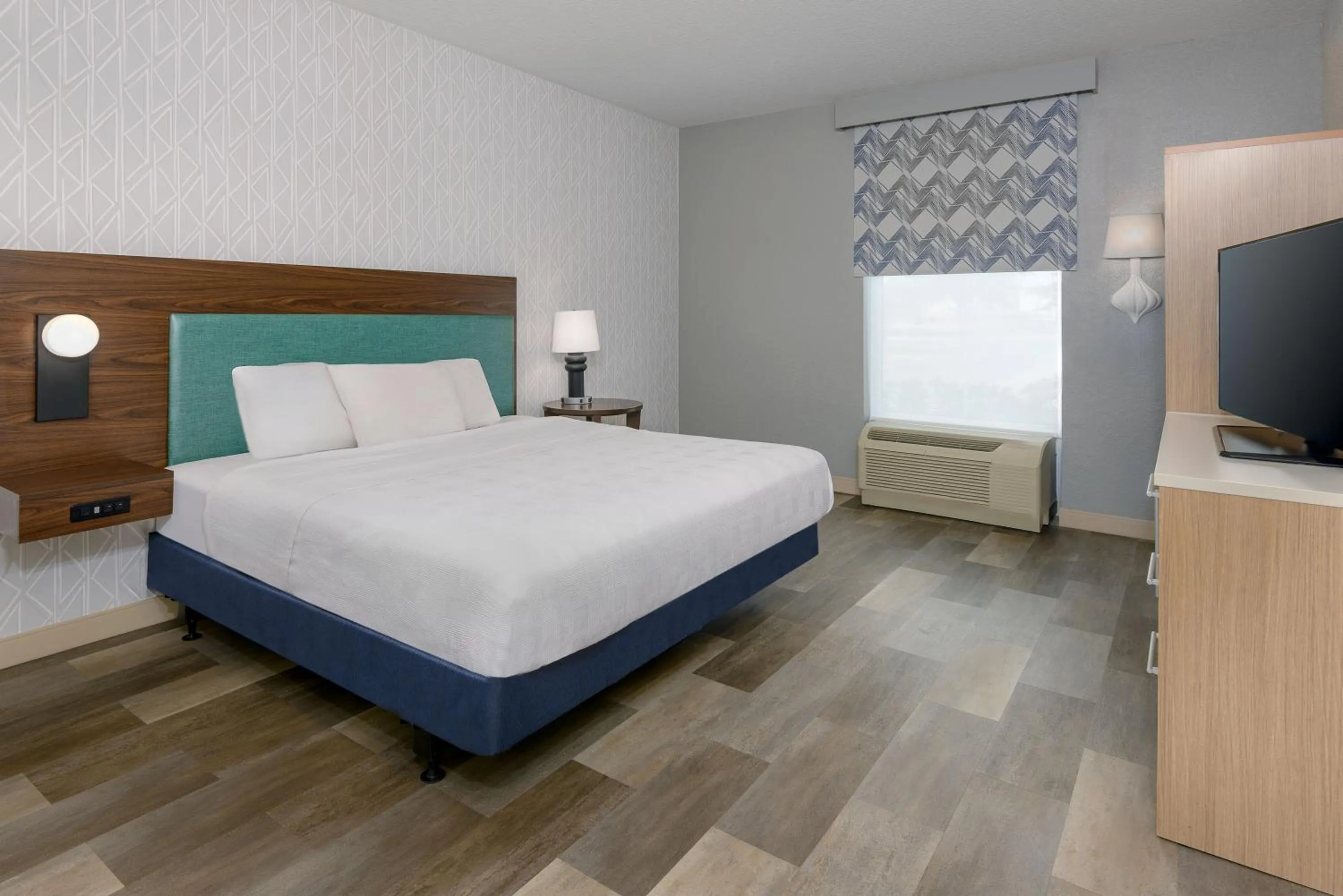 TV and multimedia, Bed in Home2 Suites By Hilton Nokomis