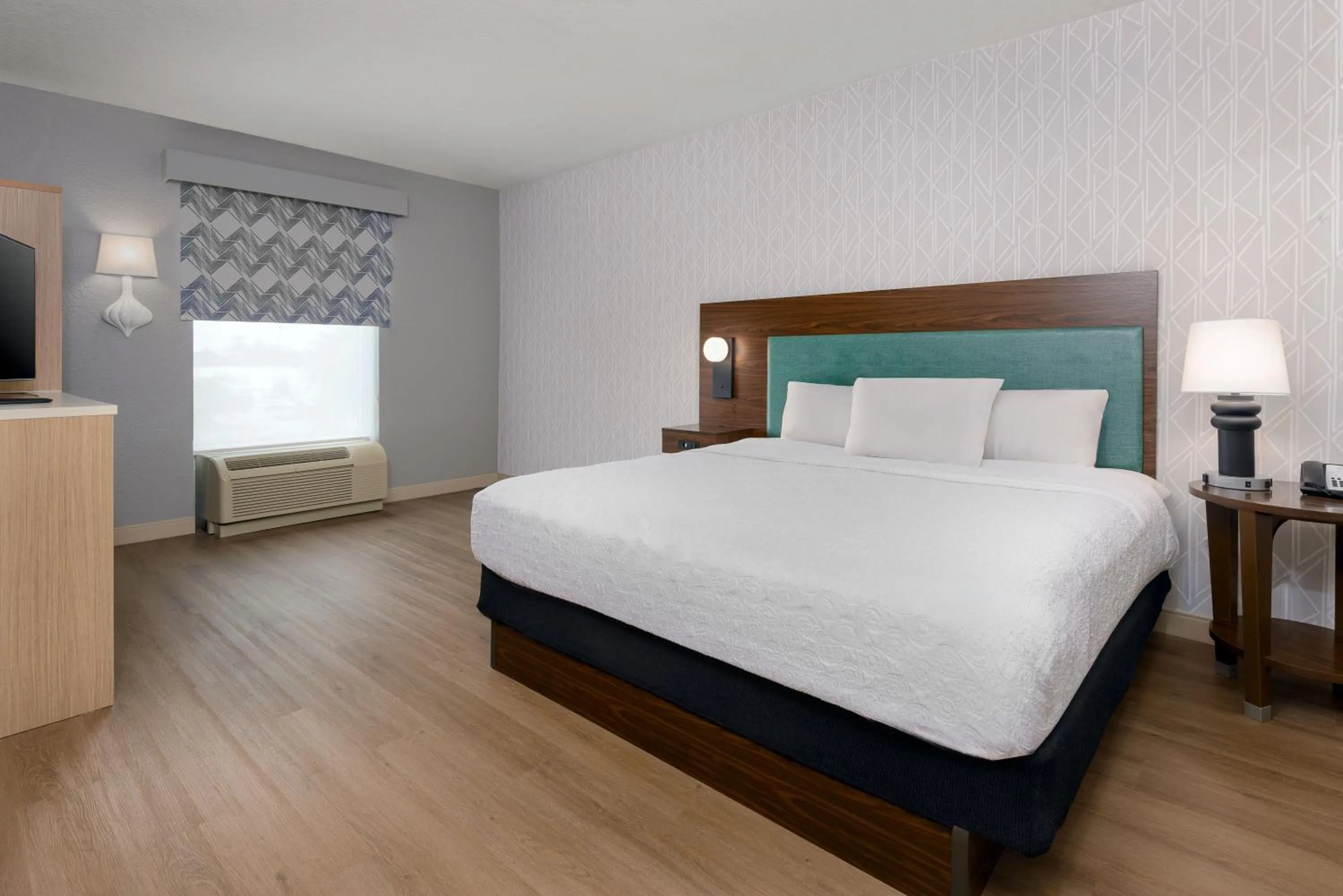 Bedroom, Bed in Home2 Suites By Hilton Nokomis