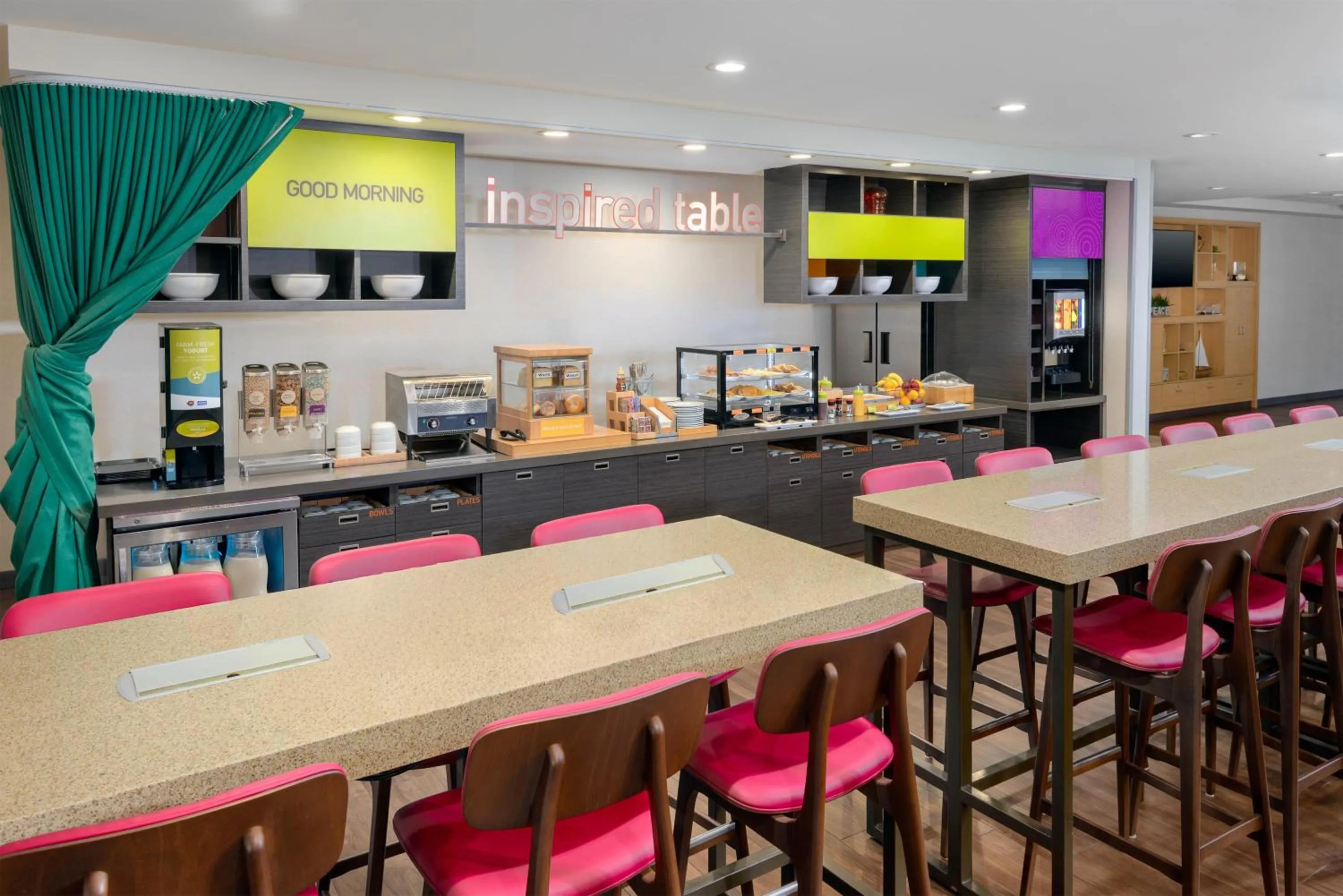 Breakfast in Home2 Suites By Hilton Nokomis