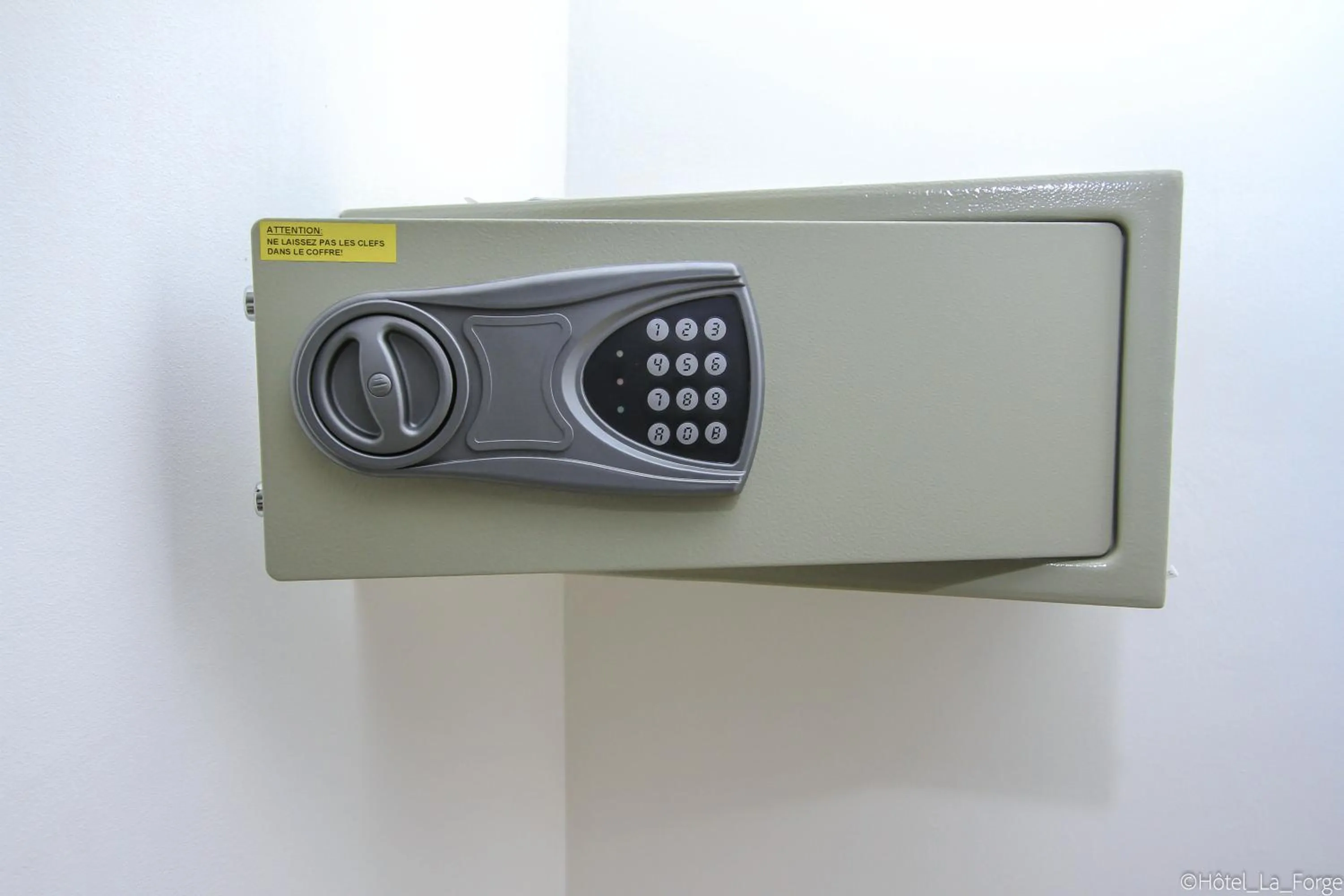 safe in Hotel LAFORGE