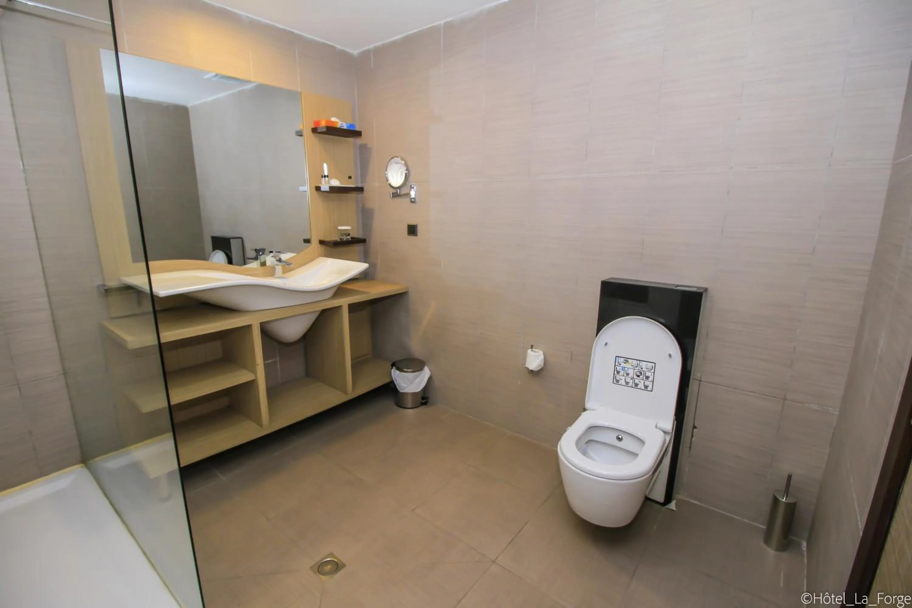 Toilet in Hotel LAFORGE