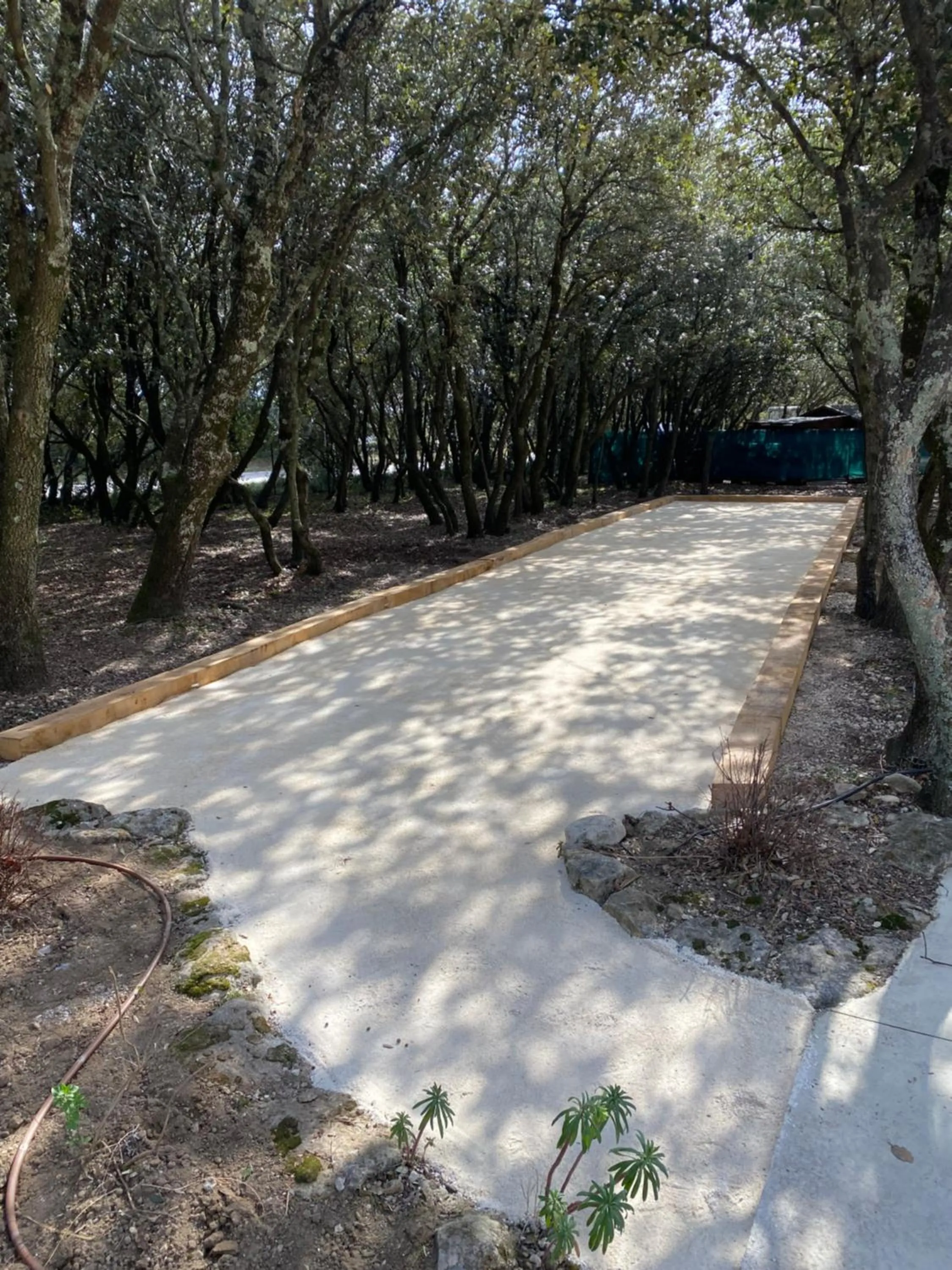 Property building in Logis Hôtel La Bastide De Grignan & Restaurant "La Chênaie"