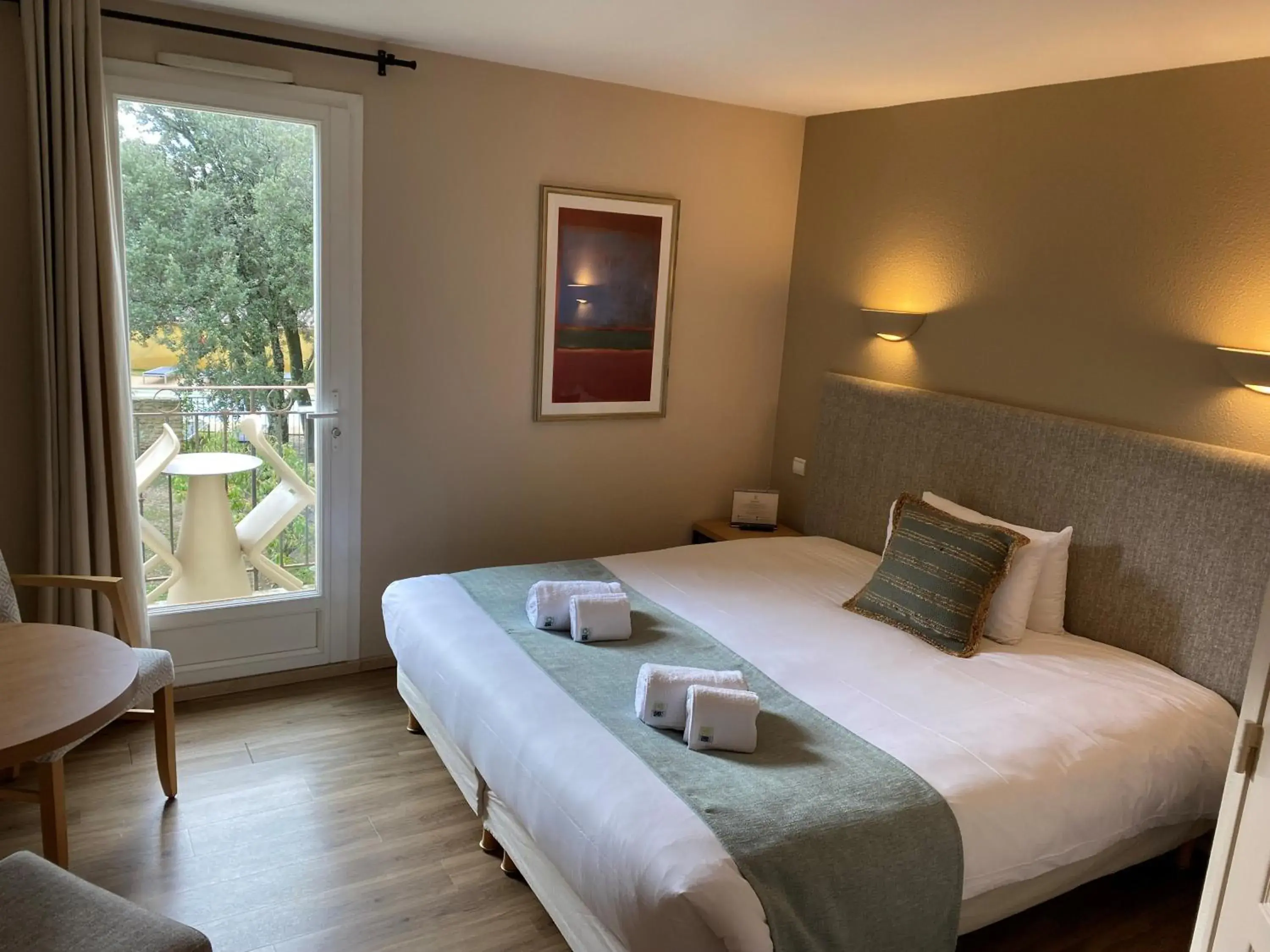 Double Room on the 1st Floor - View of the Garden in La Bastide De Grignan Hotel & Restaurant Double Room on the 1st Floor - View of the Garden in La Bastide De Grignan Hotel & Restaurant