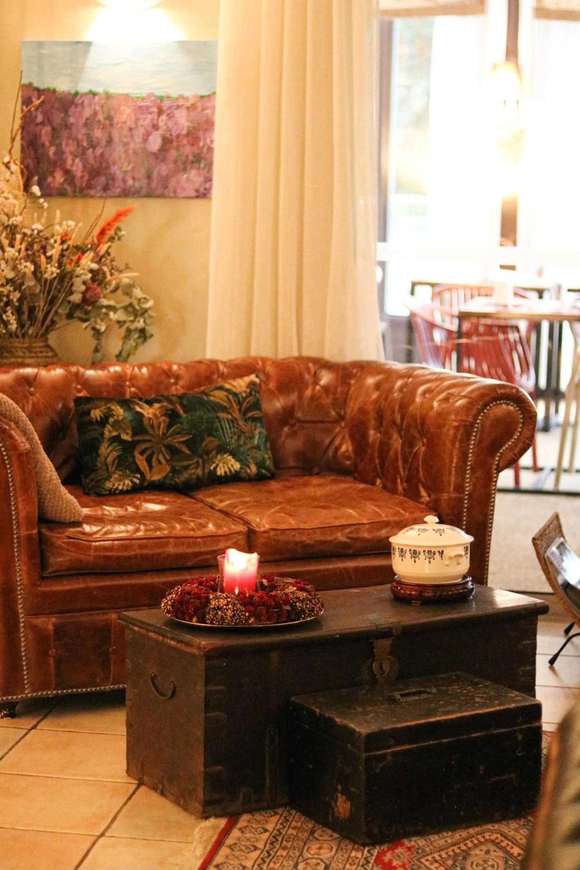 Property building in Logis Hôtel La Bastide De Grignan & Restaurant "La Chênaie"