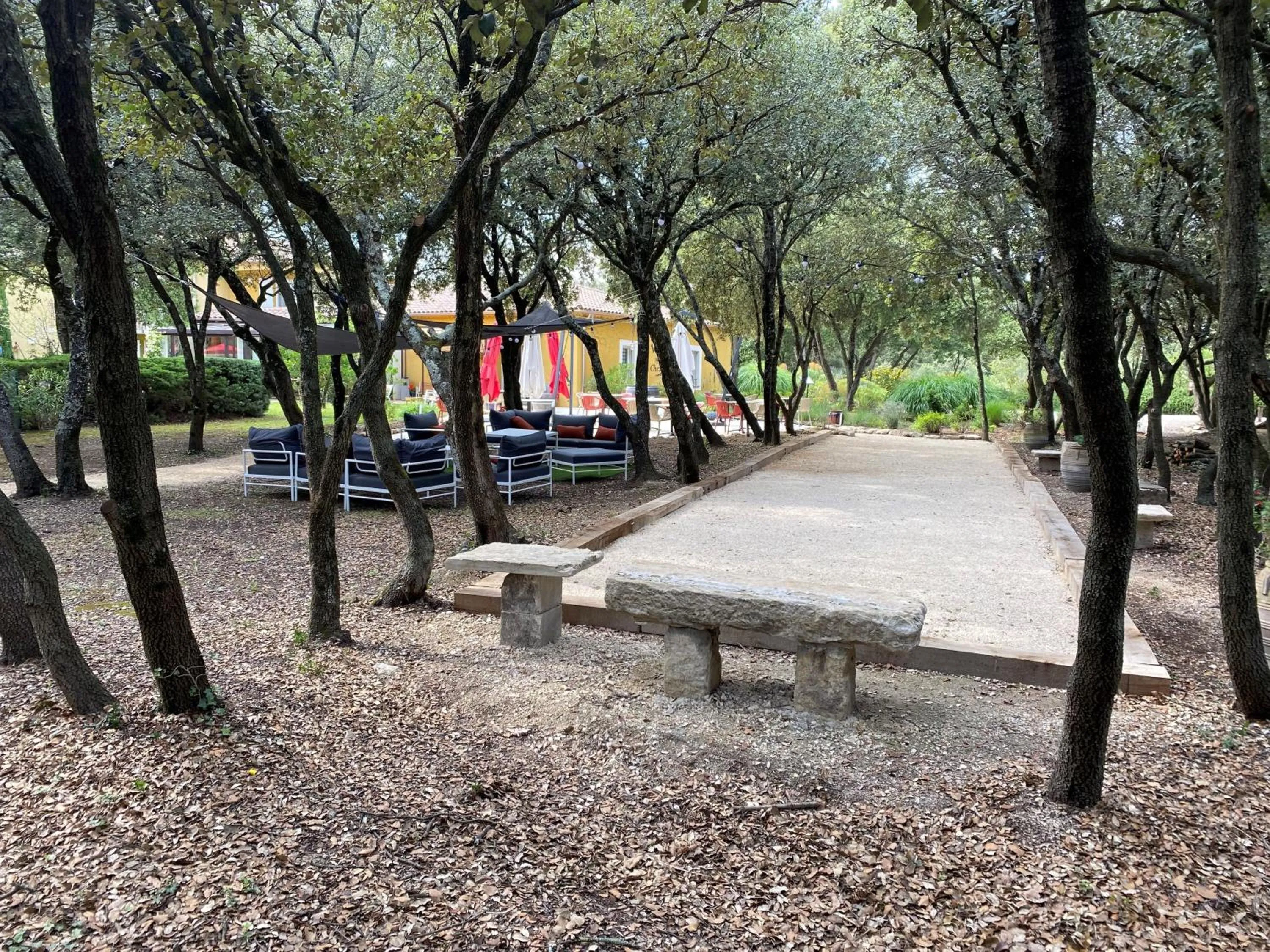 Natural landscape in Logis Hôtel La Bastide De Grignan & Restaurant "La Chênaie"