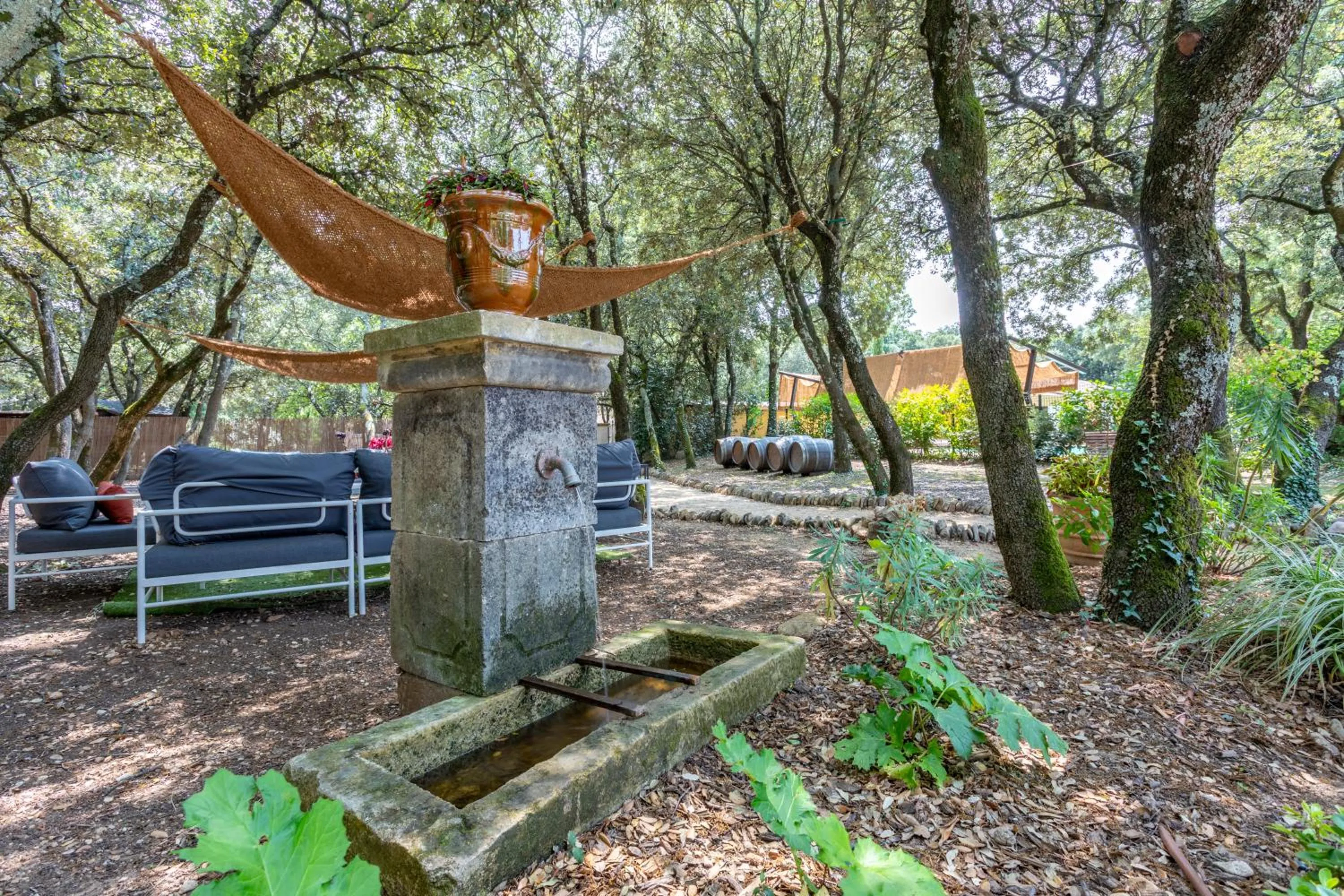 Garden in Logis Hôtel La Bastide De Grignan & Restaurant "La Chênaie"