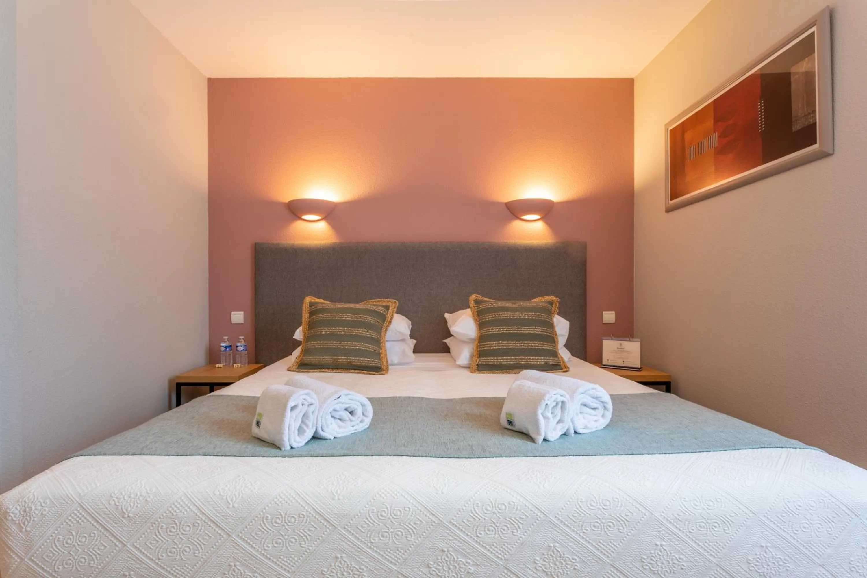 Bedroom, Bed in Logis Hôtel La Bastide De Grignan & Restaurant "La Chênaie"