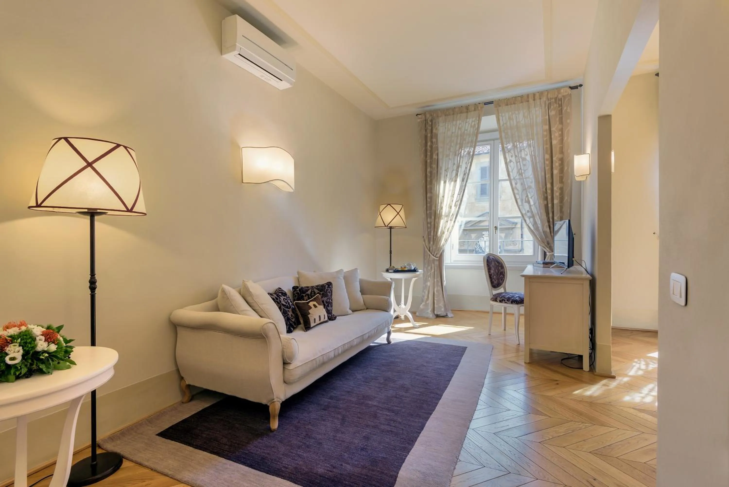 Photo of the whole room in Palazzo della Stufa Residenza D'Epoca