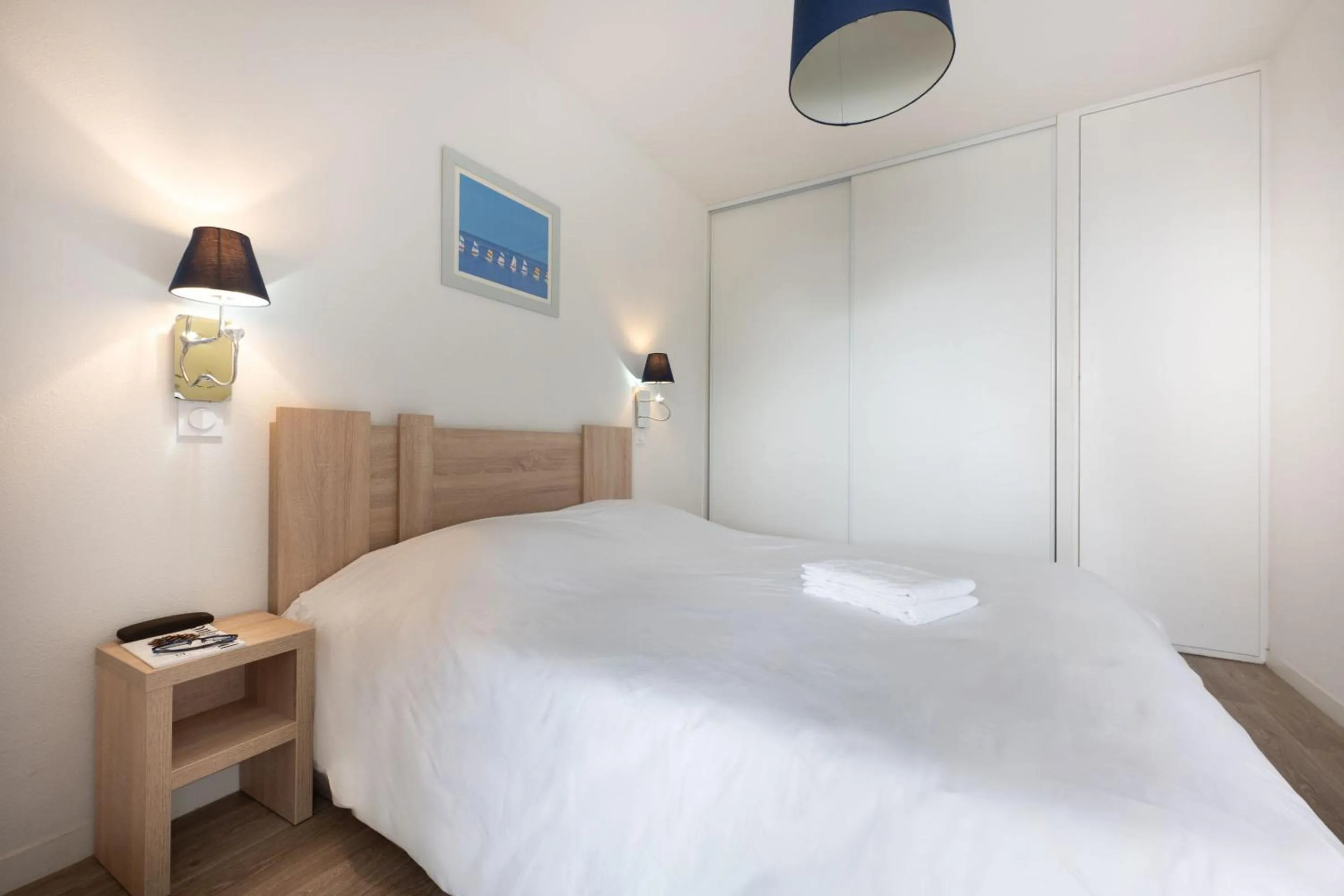 Bedroom, Bed in Résidence Odalys Le Domaine des Pins