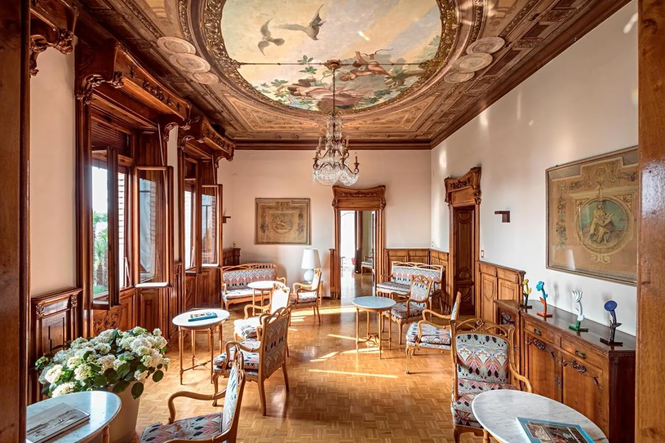 Lobby or reception in Hotel Laurin