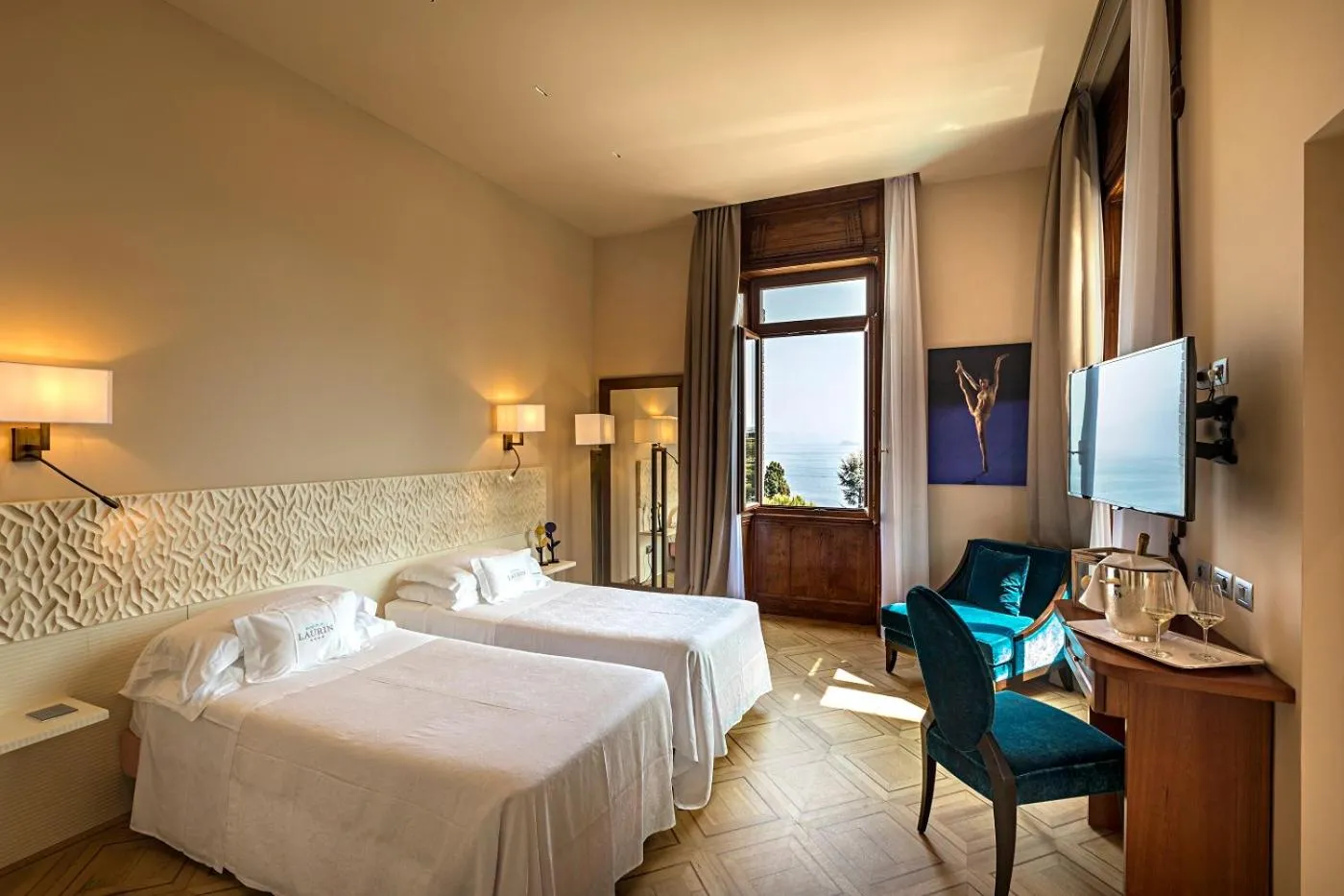 Bedroom, Bed in Hotel Laurin