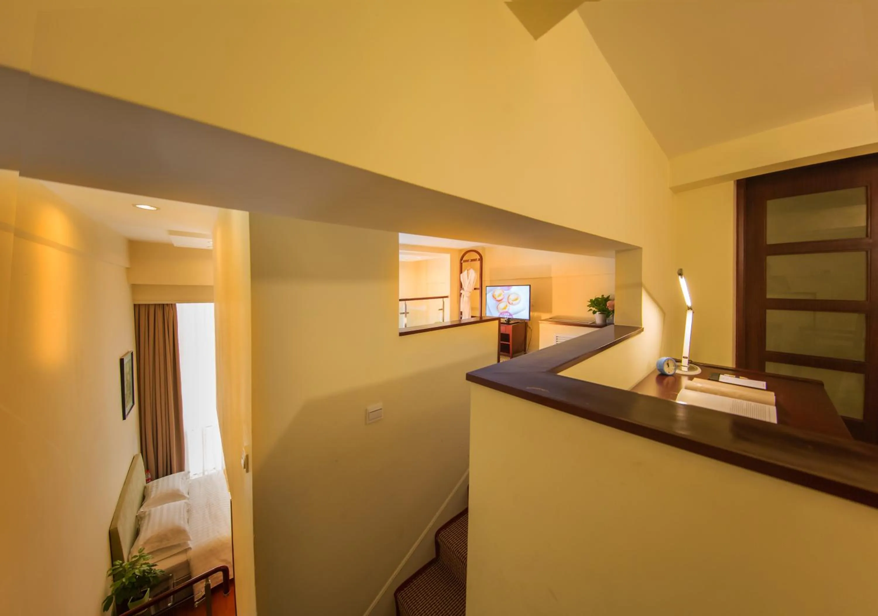 Yantai Meiya International ApartHotel (Previous Ramada Plaza)