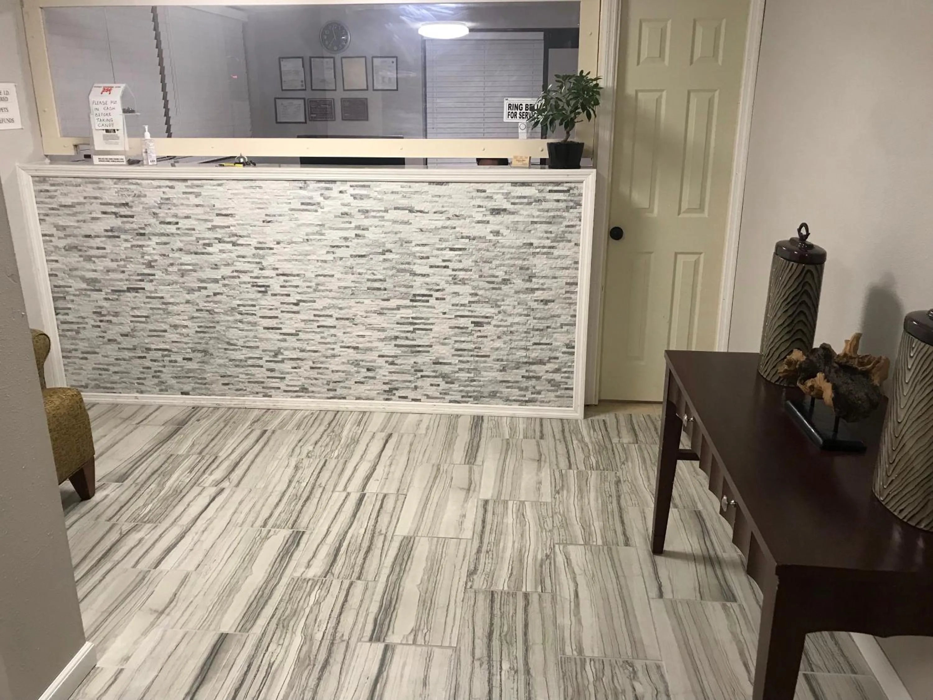 Breakfast in Enterprise Motel