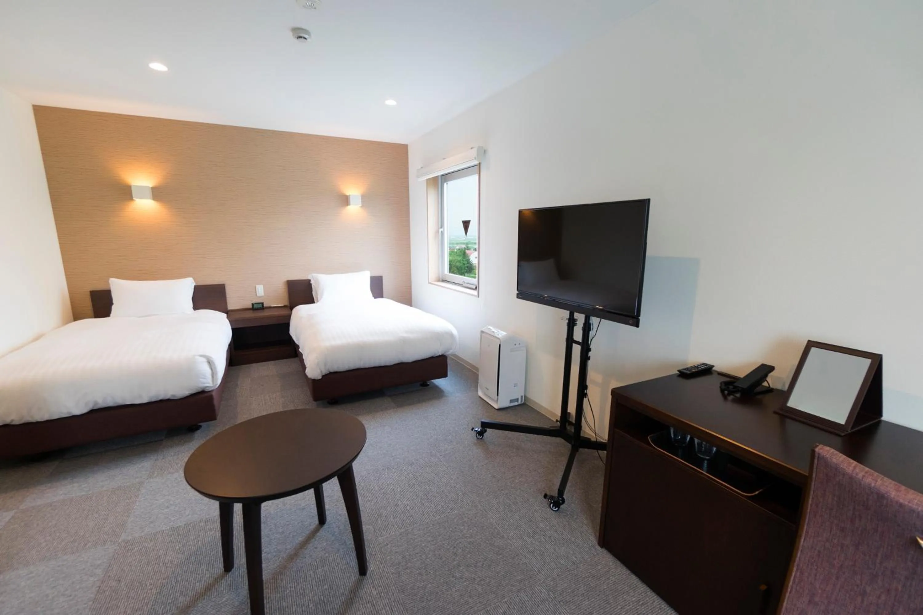 Photo of the whole room, Bed in Mikasa Tennen Onsen Taikonoyu Sparesort Hotel Taiko Bettei Hatago