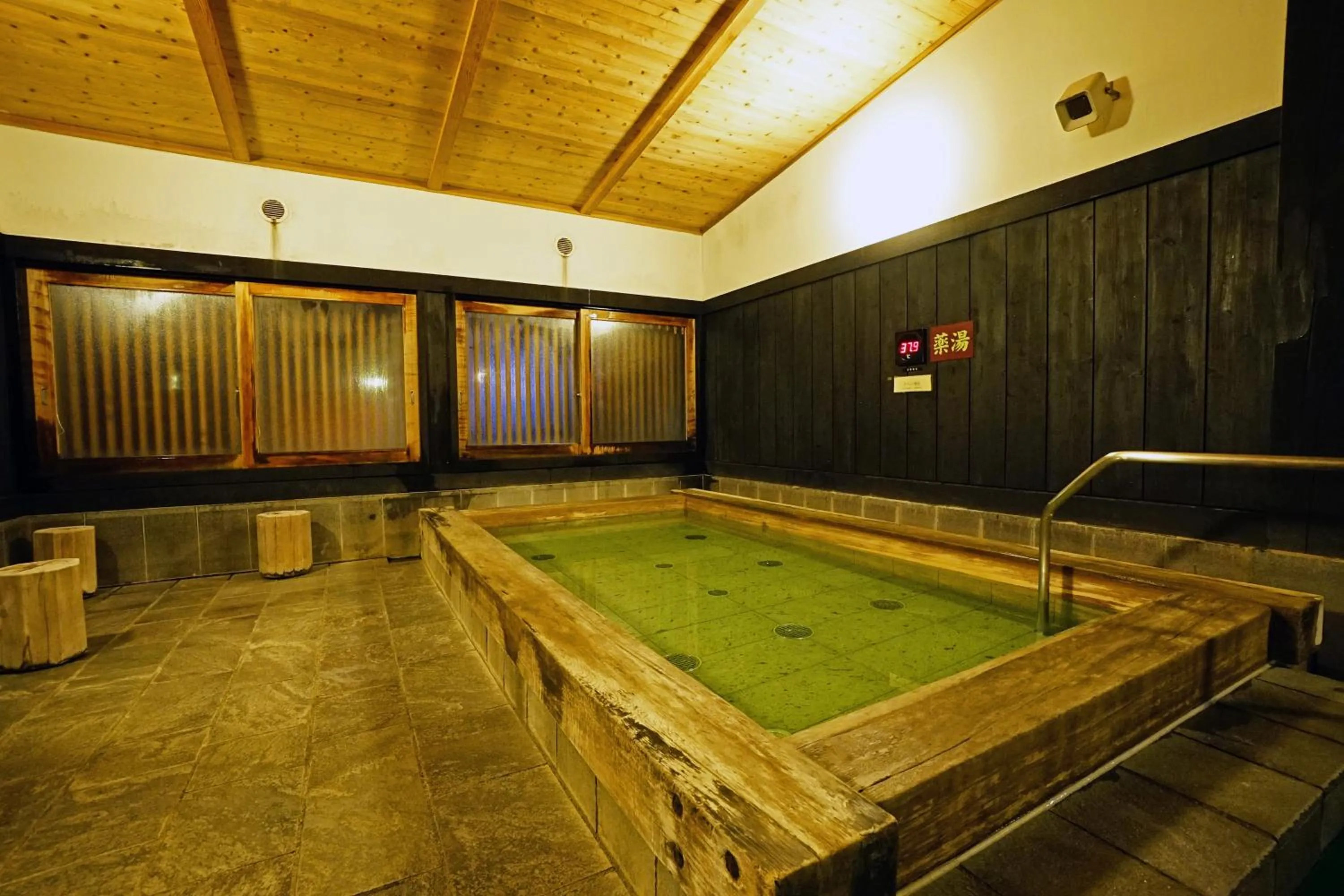 Hot Spring Bath in Mikasa Tennen Onsen Taikonoyu Sparesort Hotel Taiko Bettei Hatago