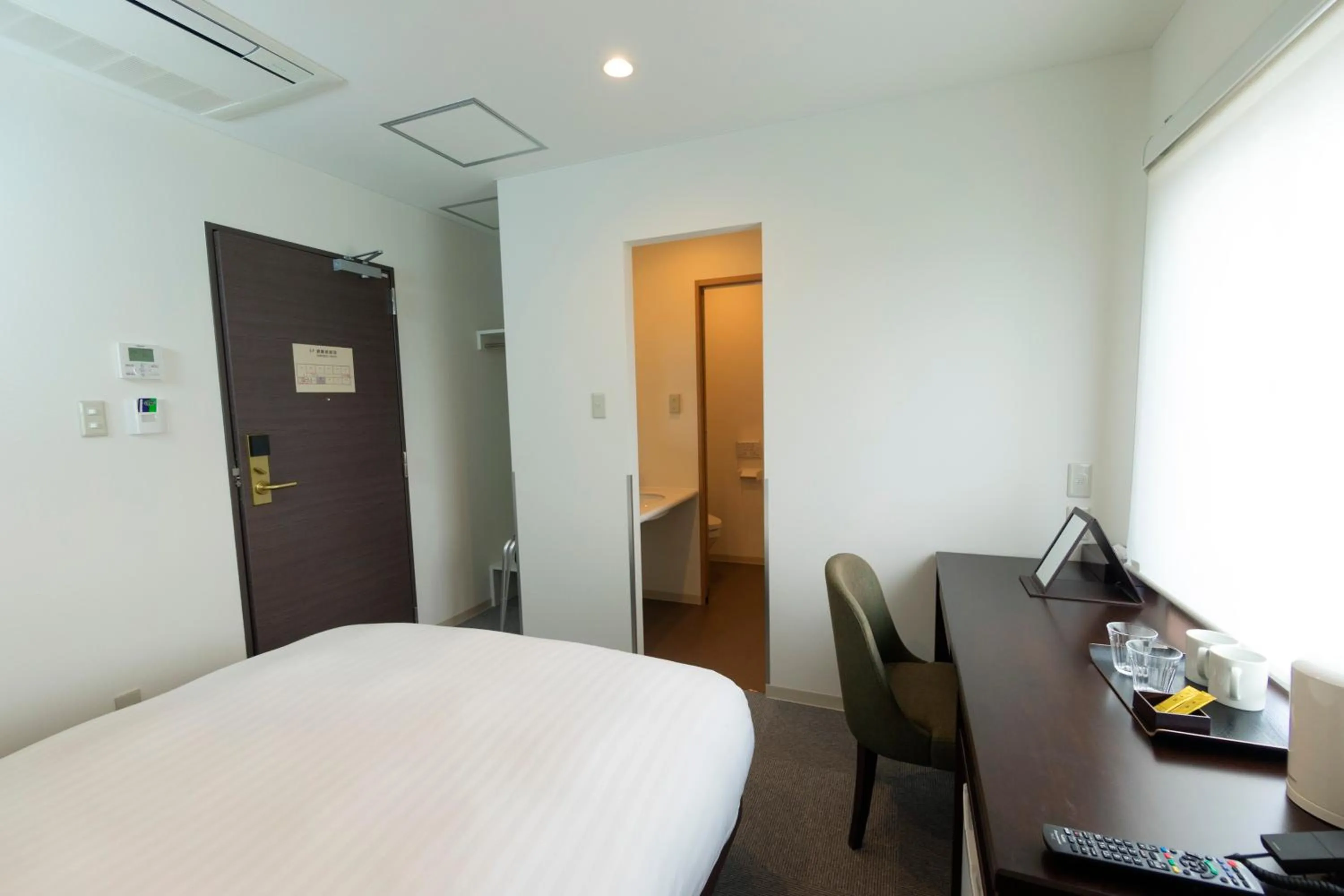 Photo of the whole room, Bed in Mikasa Tennen Onsen Taikonoyu Sparesort Hotel Taiko Bettei Hatago