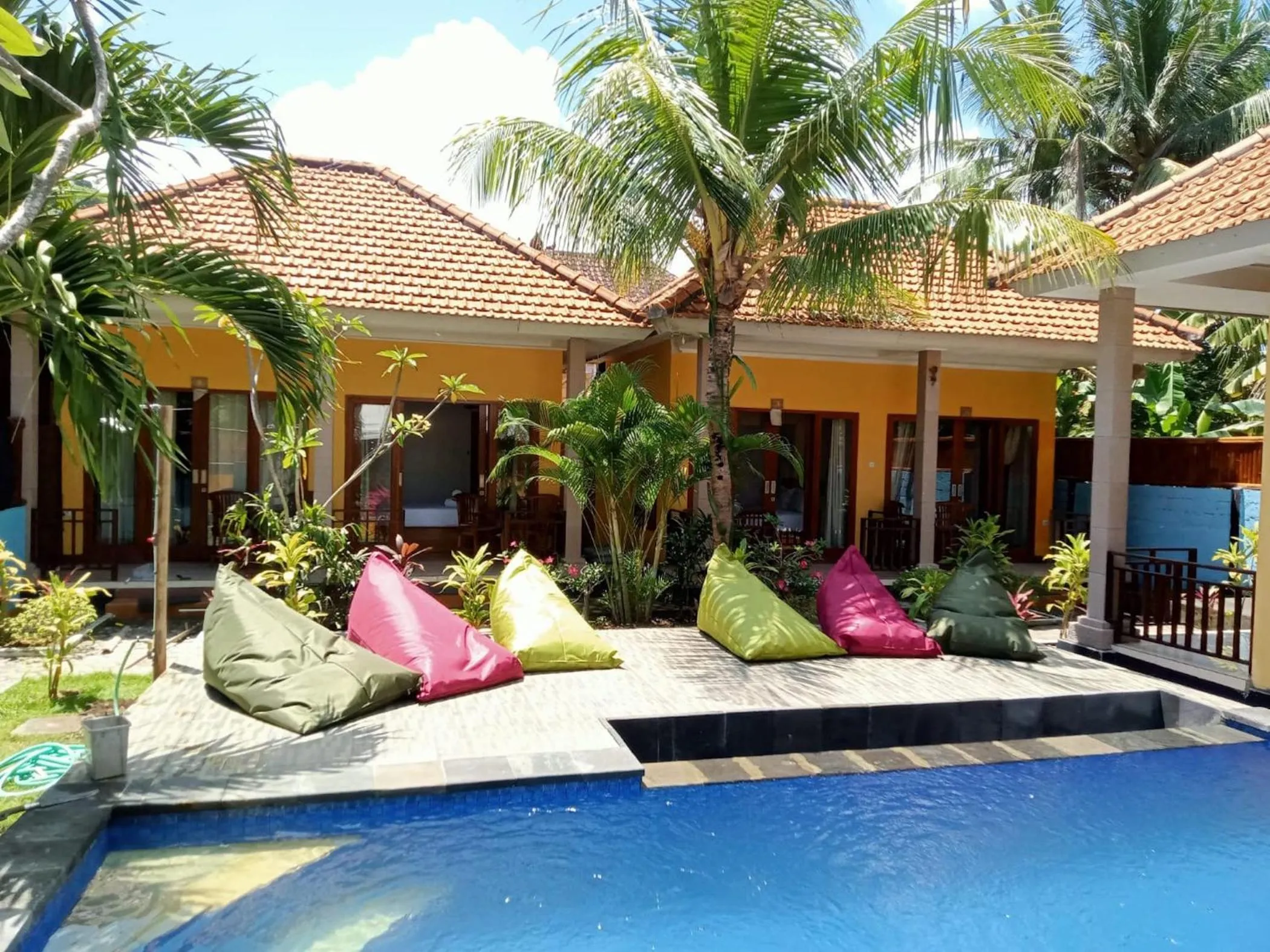 Property building in Yellow Bridge Guest House