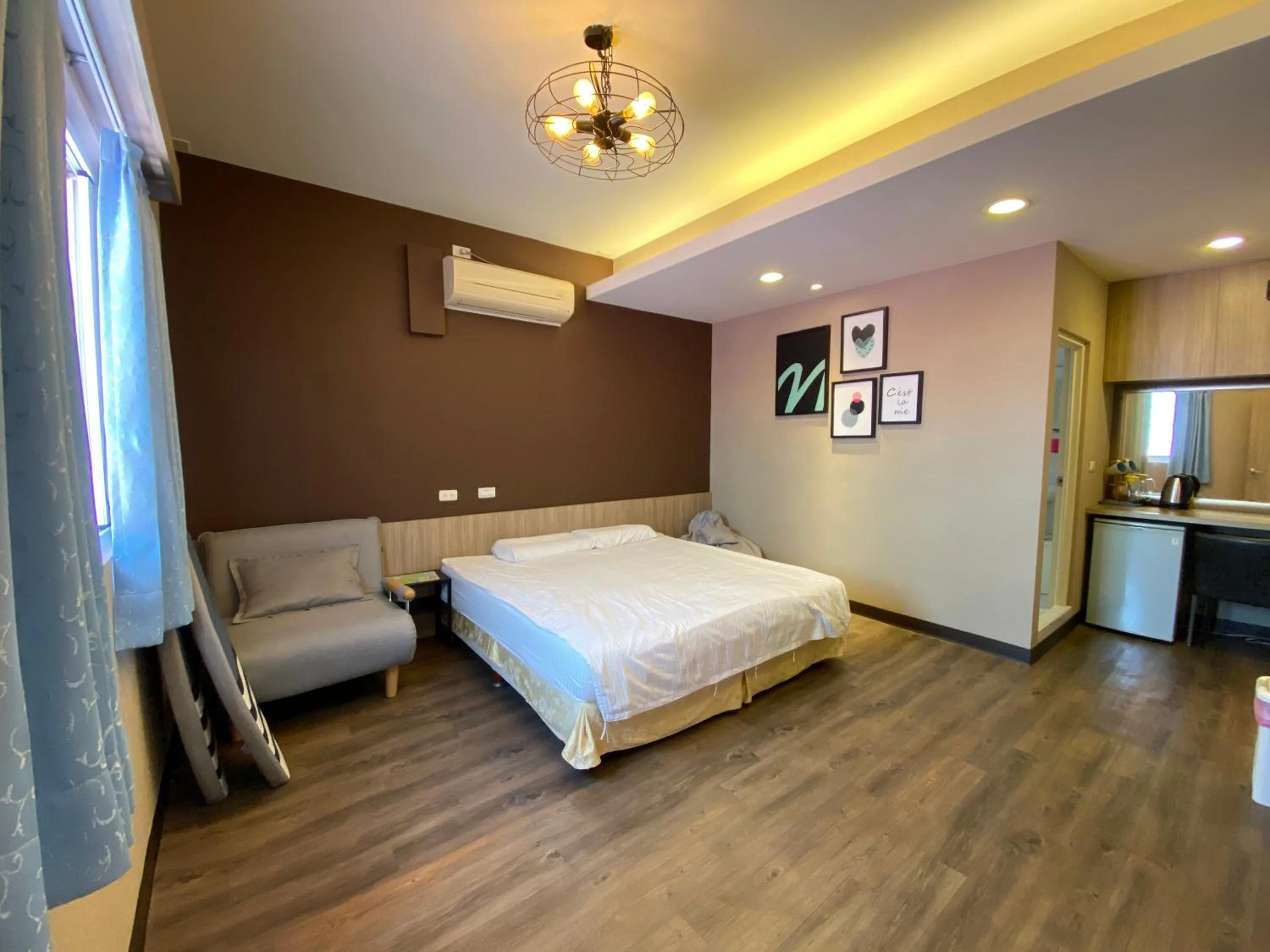 Queen Room in I WoW