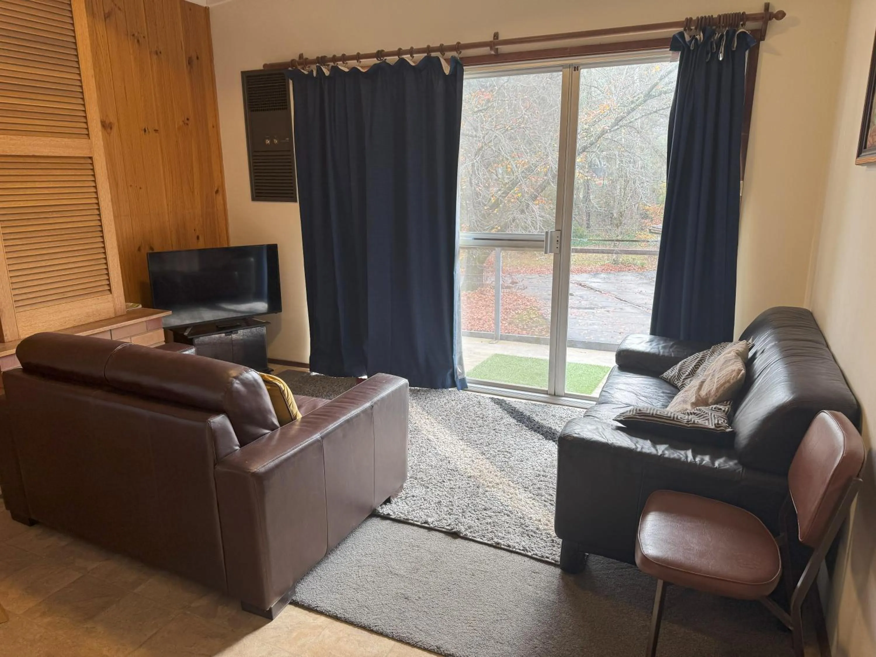 Family in Ovensview On Riverside