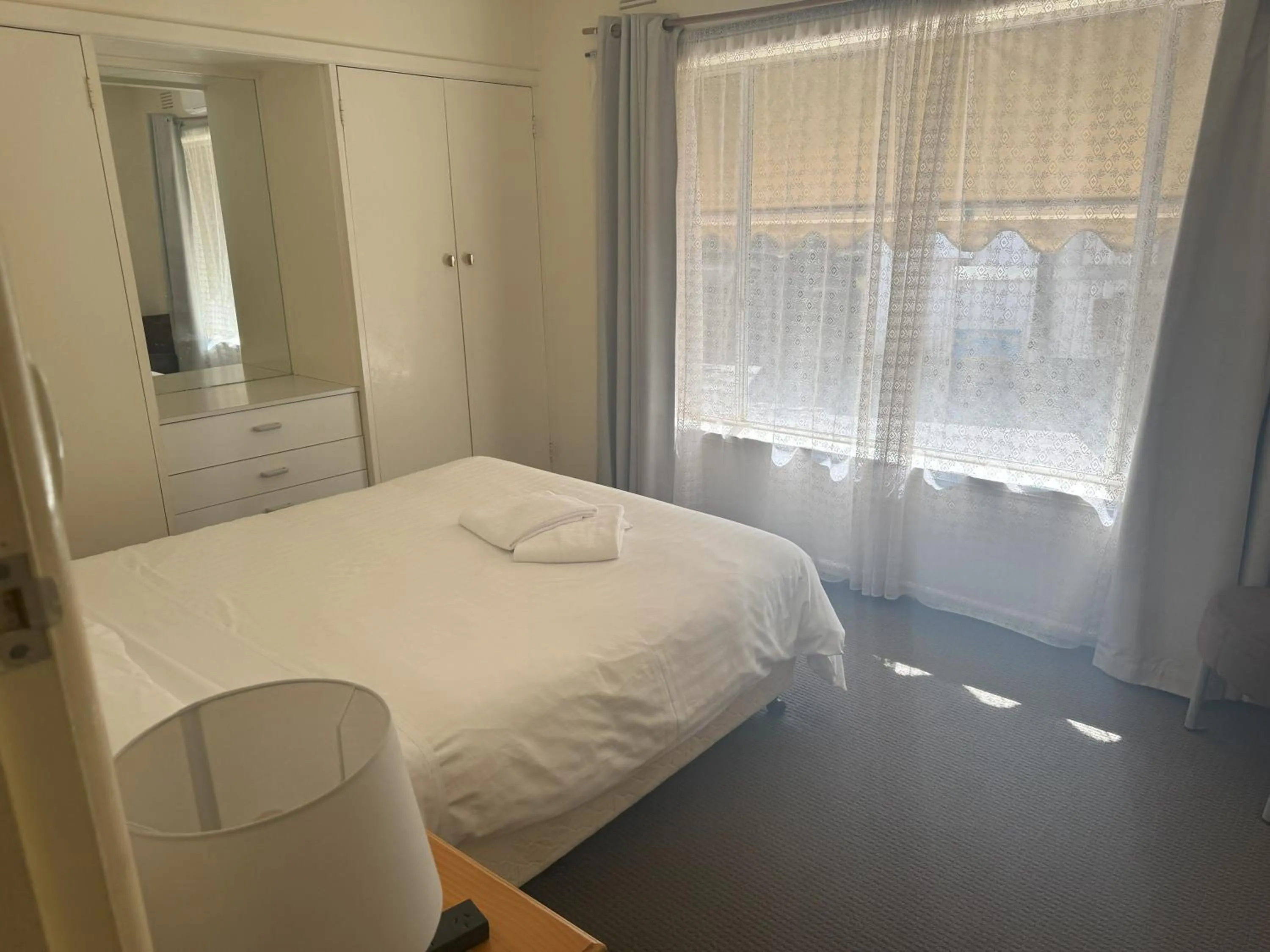 Bed in Ovensview On Riverside