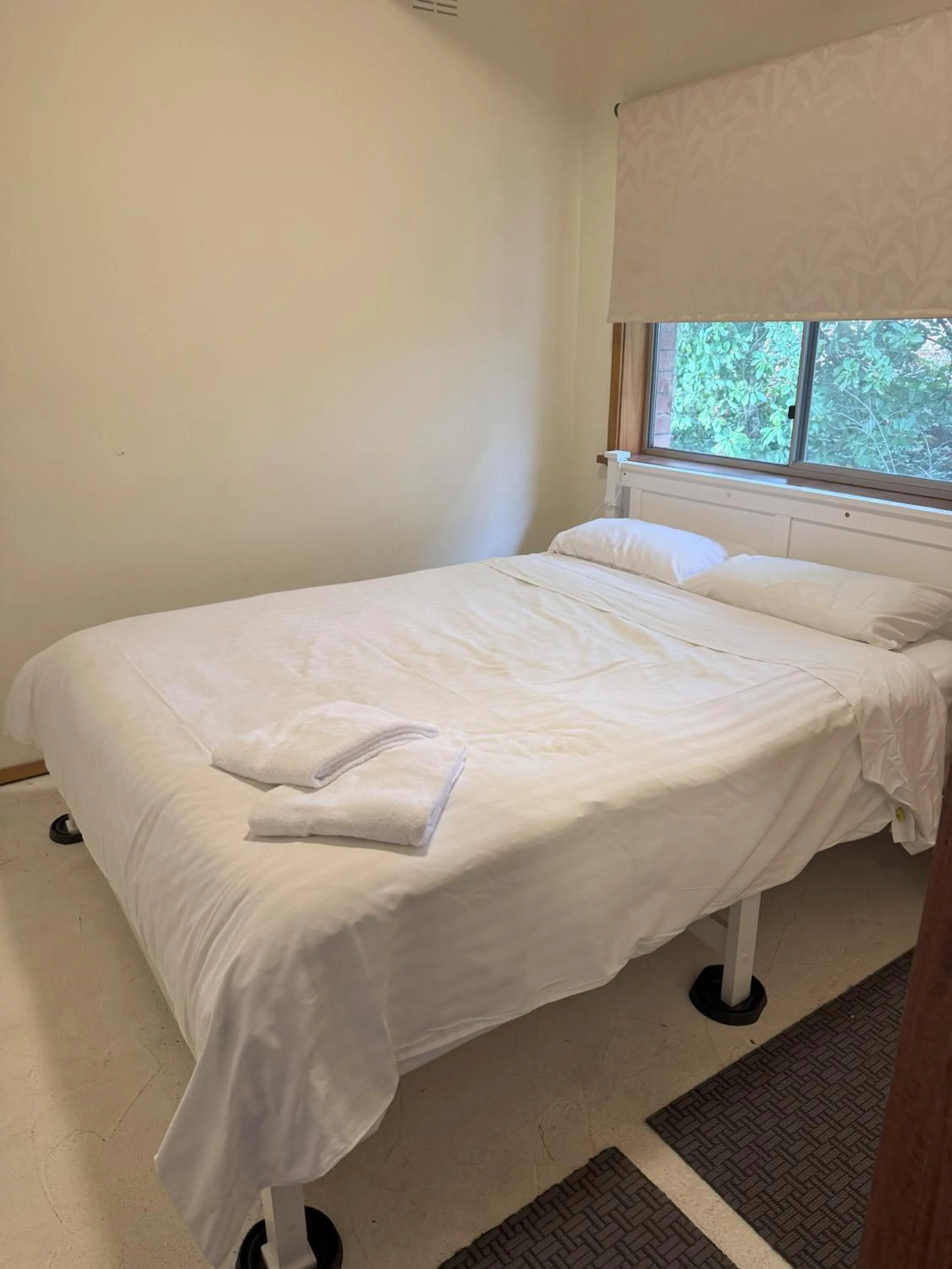 Bedroom, Bed in Ovensview On Riverside