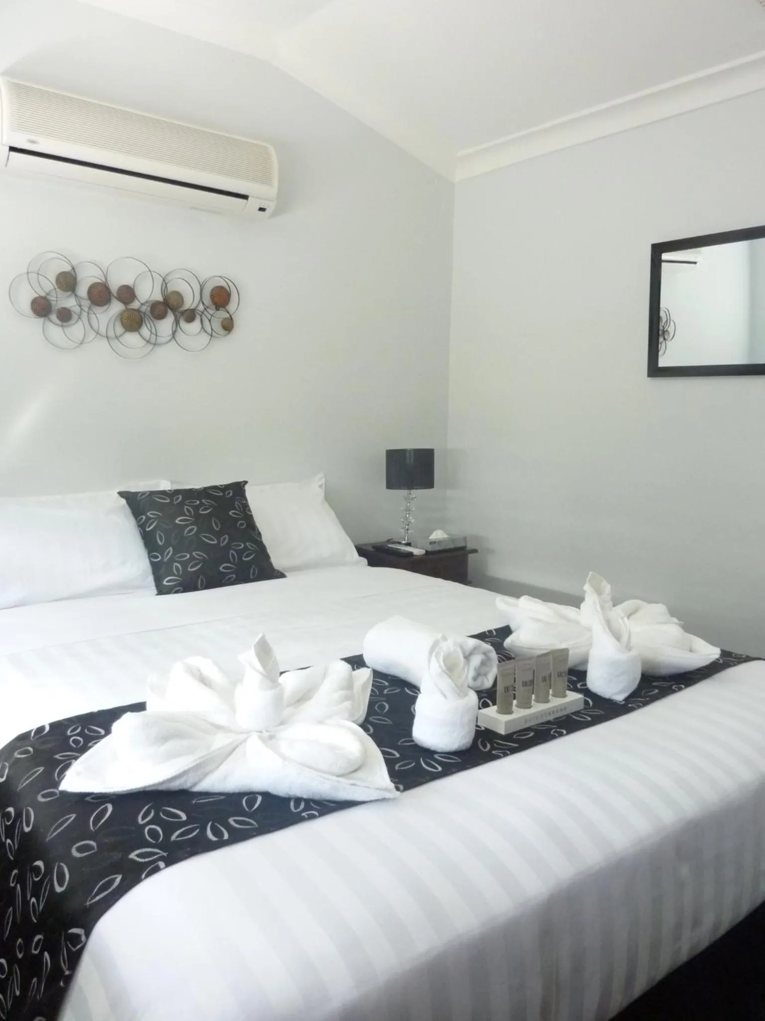 Bed in The Old Convent Dalwallinu