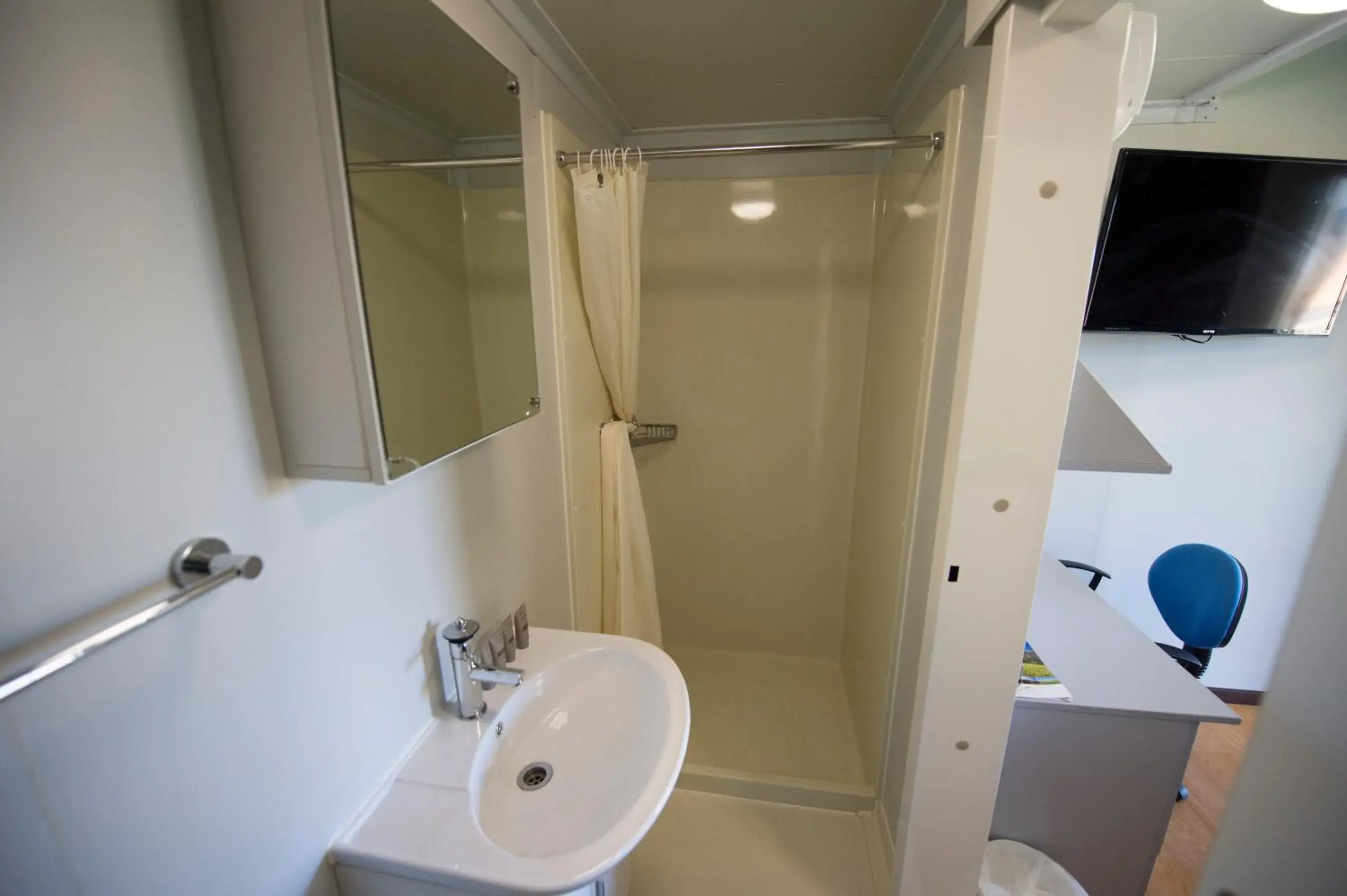 Donga Room with Private Bathroom - single occupancy in The Old Convent Dalwallinu Donga Room with Private Bathroom - single occupancy in The Old Convent Dalwallinu