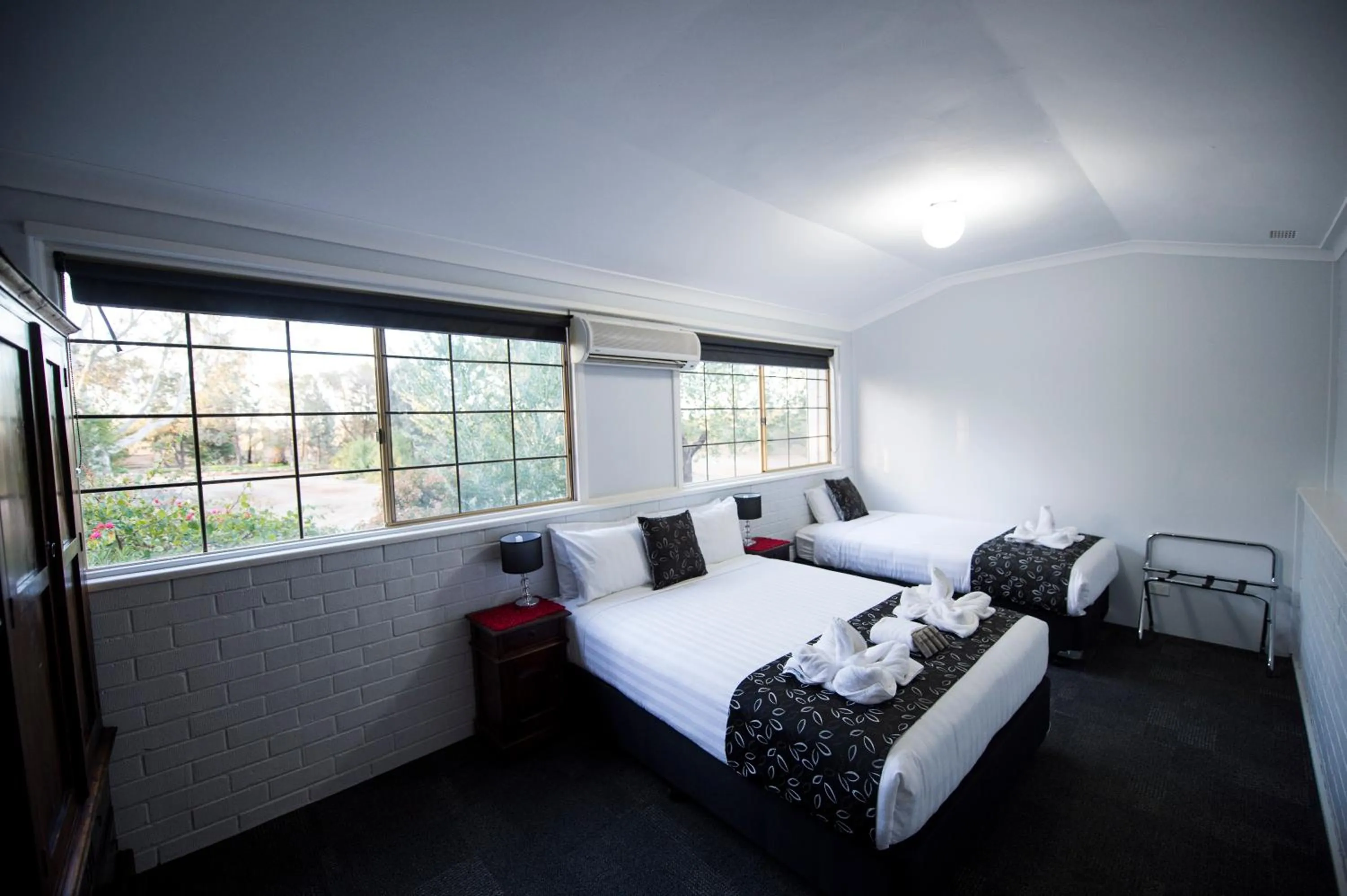 Bed in The Old Convent Dalwallinu