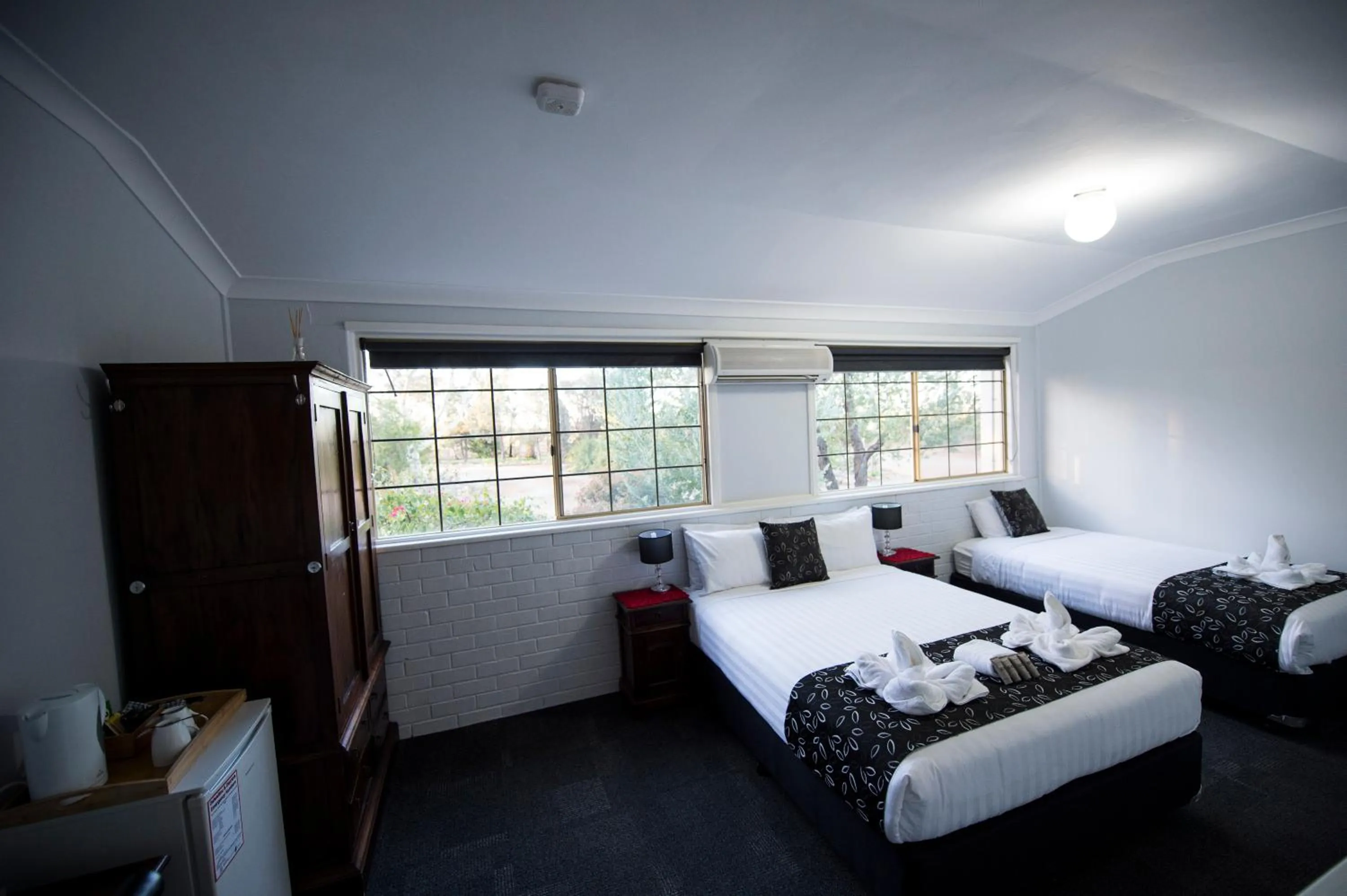 Bed in The Old Convent Dalwallinu