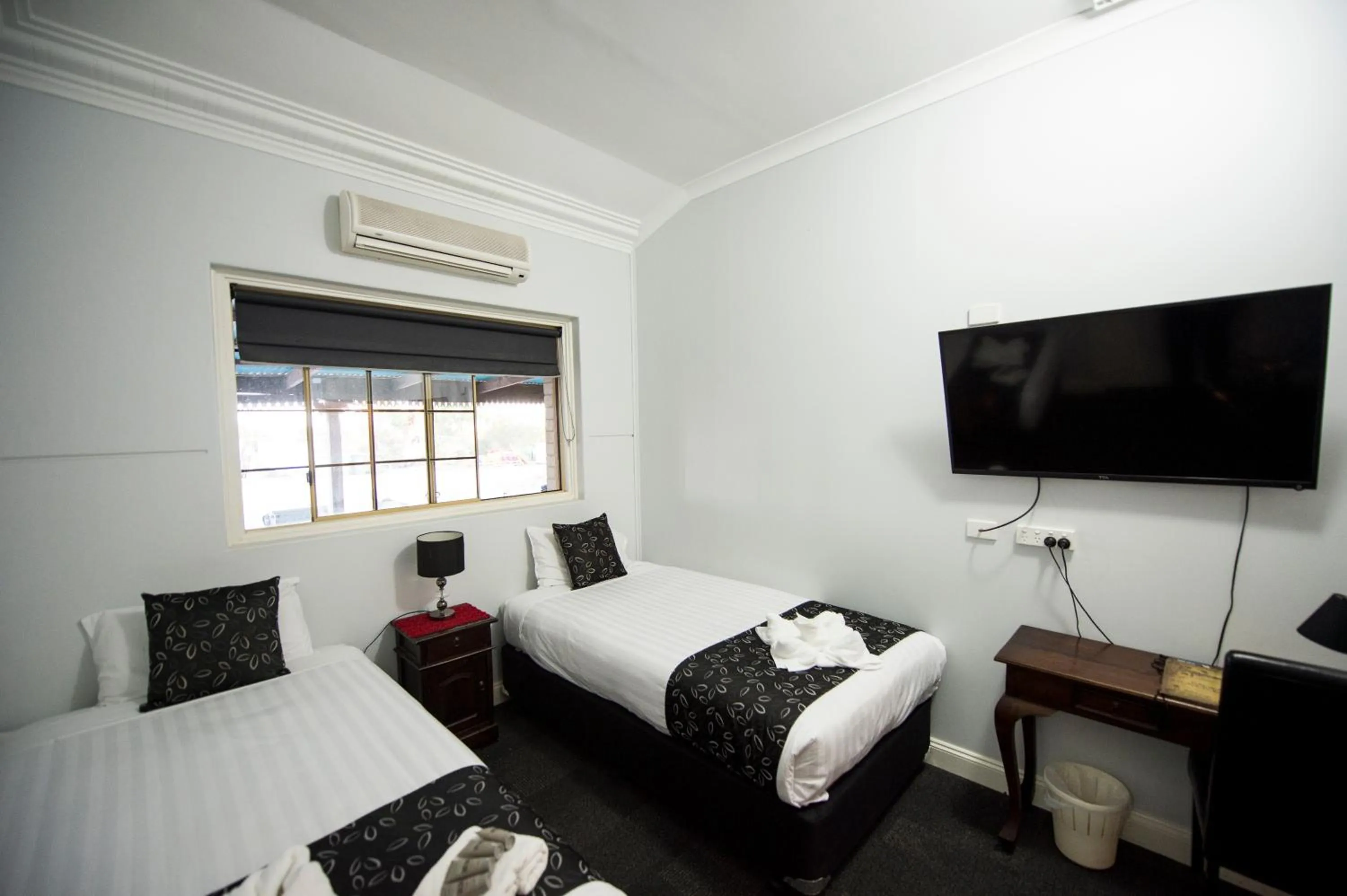 Bed in The Old Convent Dalwallinu