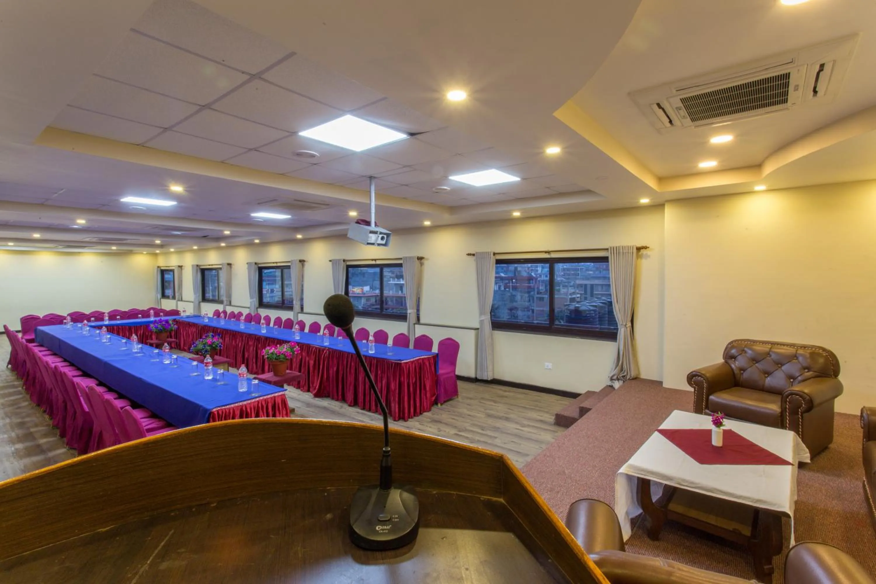 Meeting/conference room in Hotel Queens Park