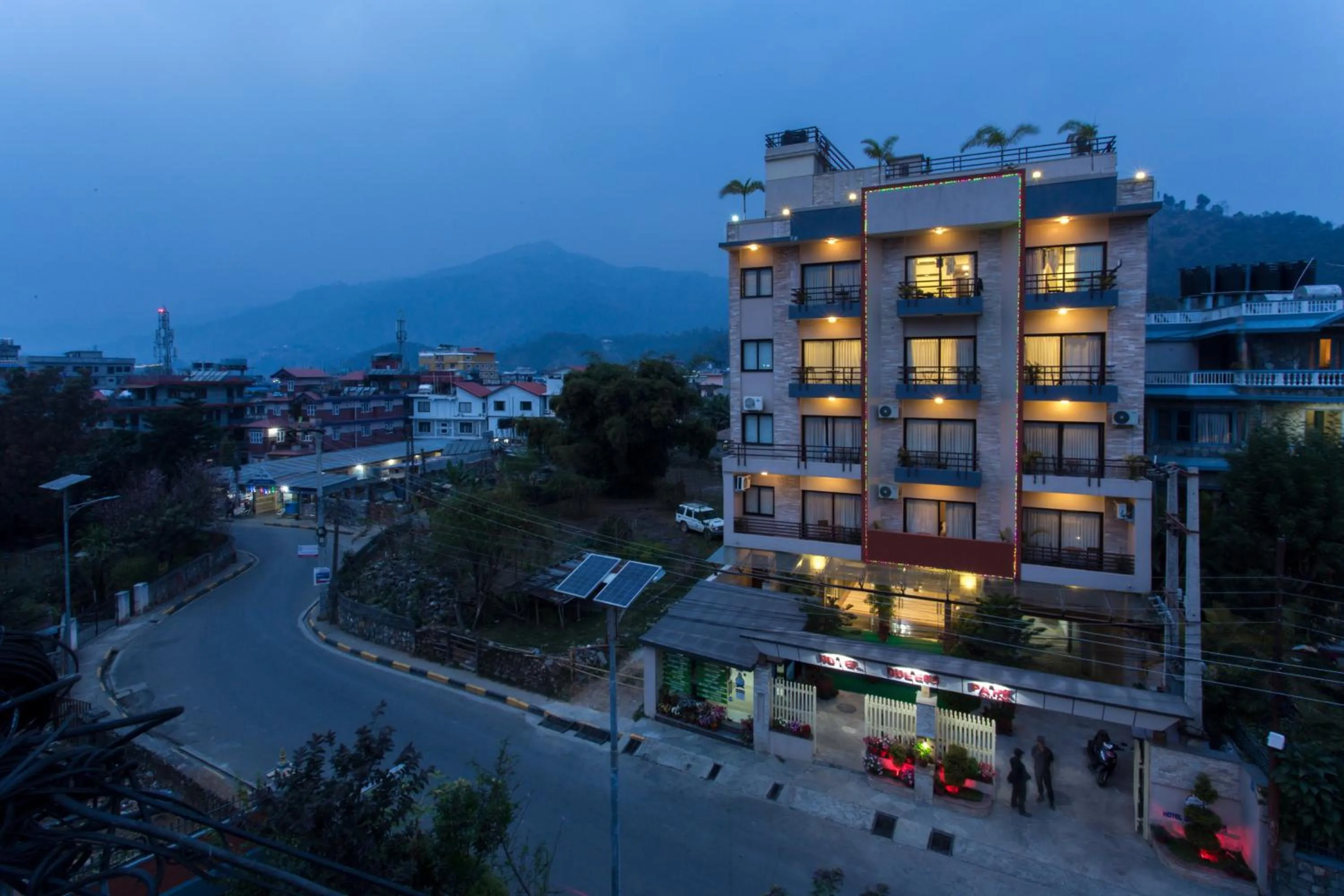 Property building in Hotel Queens Park