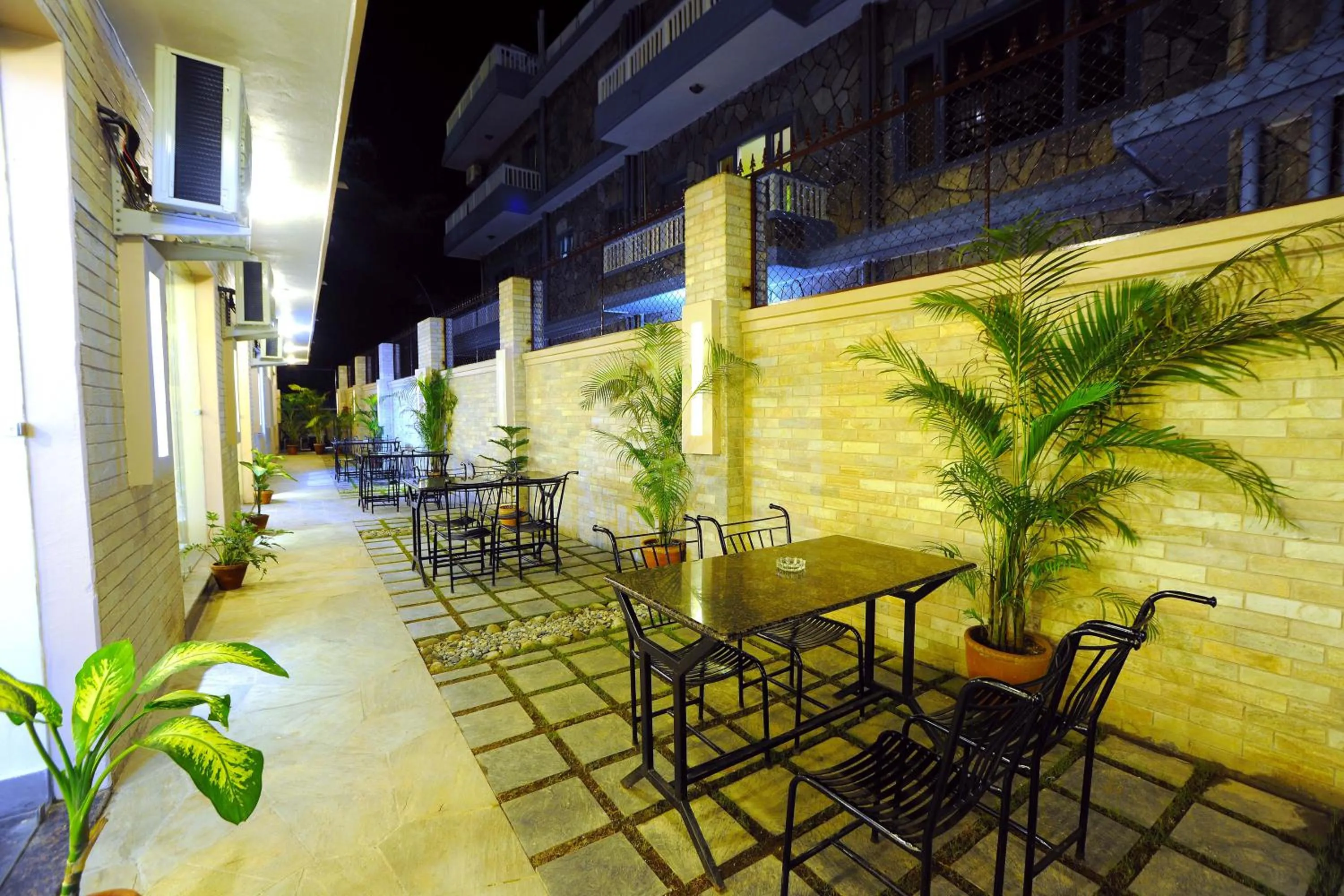 Garden view in Hotel Queens Park