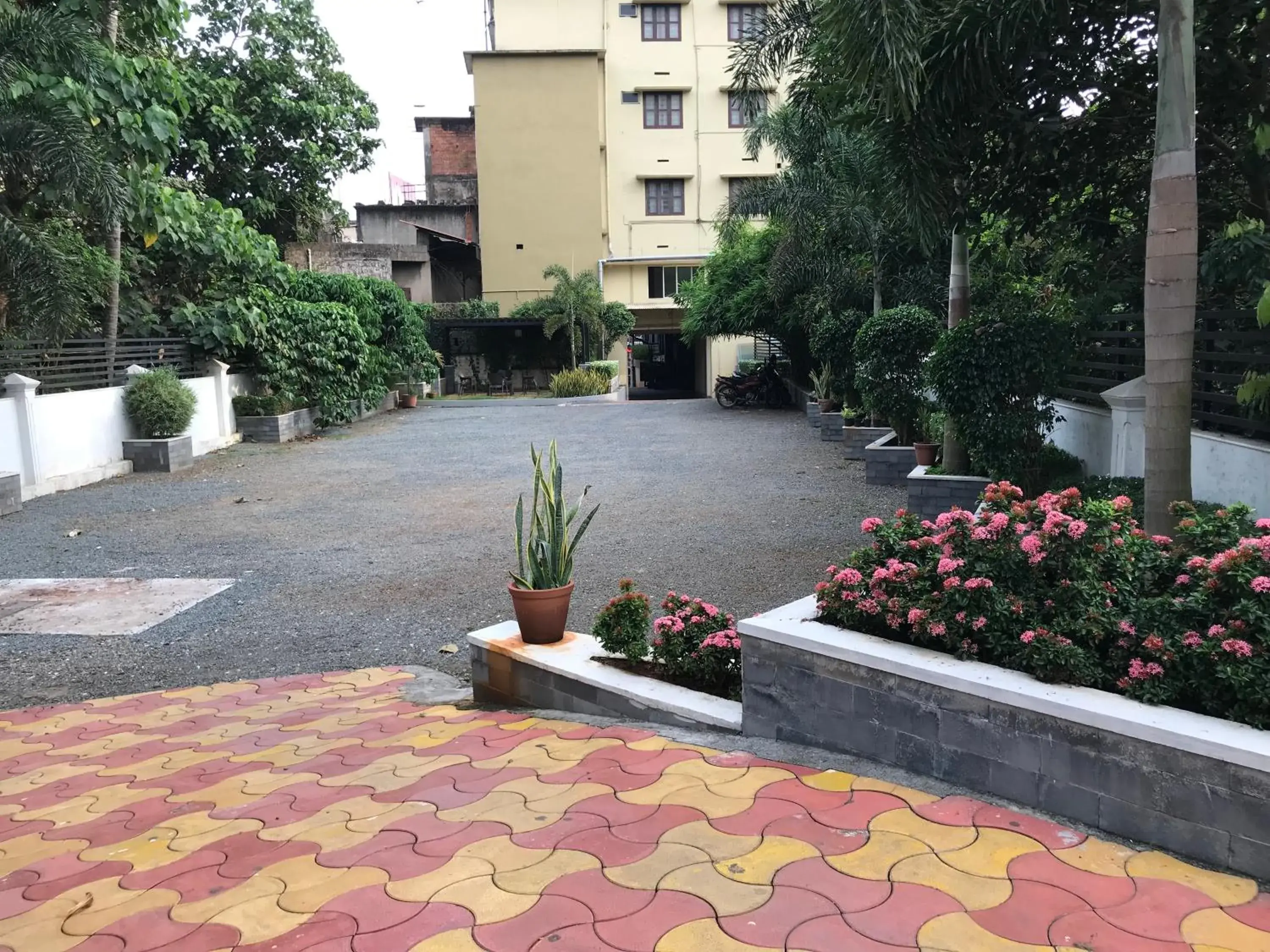 Facade/entrance in The Rubis Facade/entrance in The Rubis