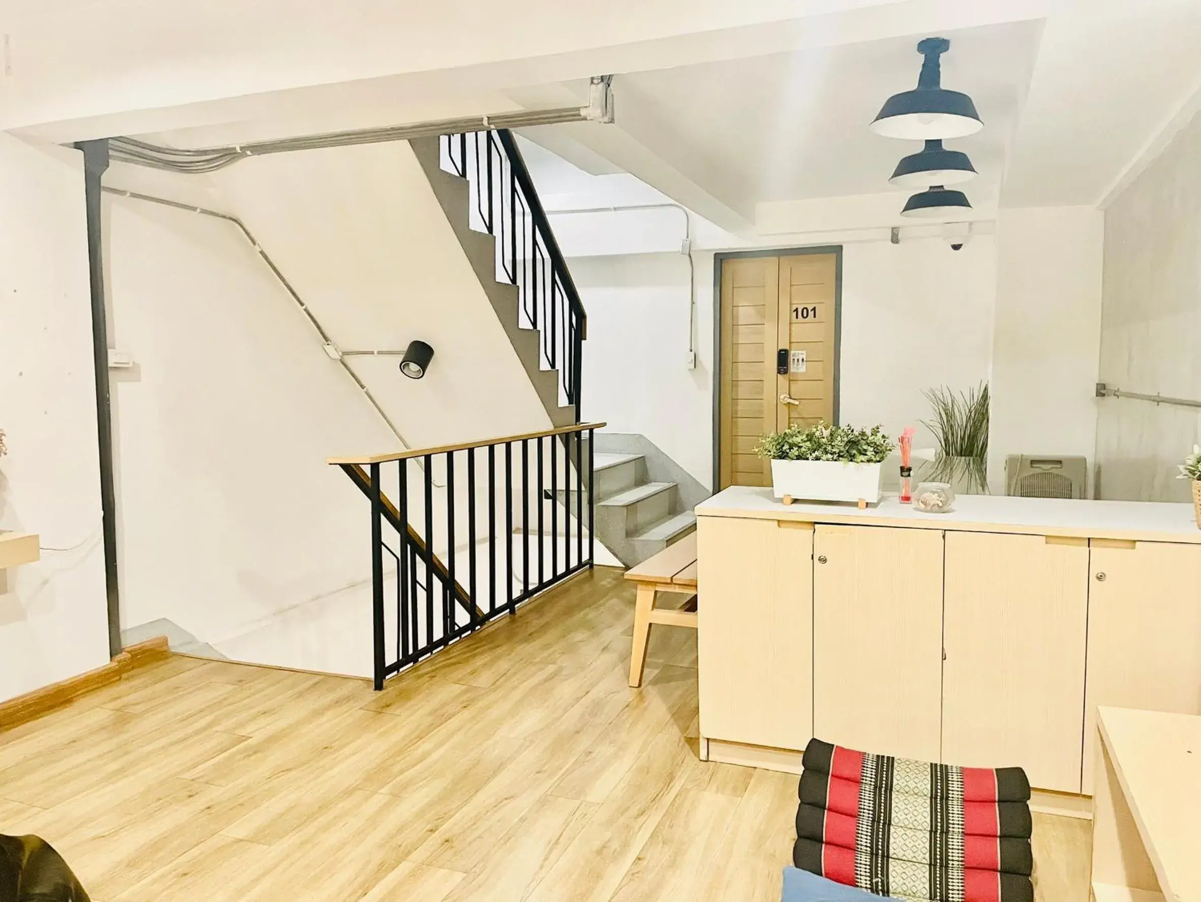 Property building in ORA Hostel Bangkok Property building in ORA Hostel Bangkok