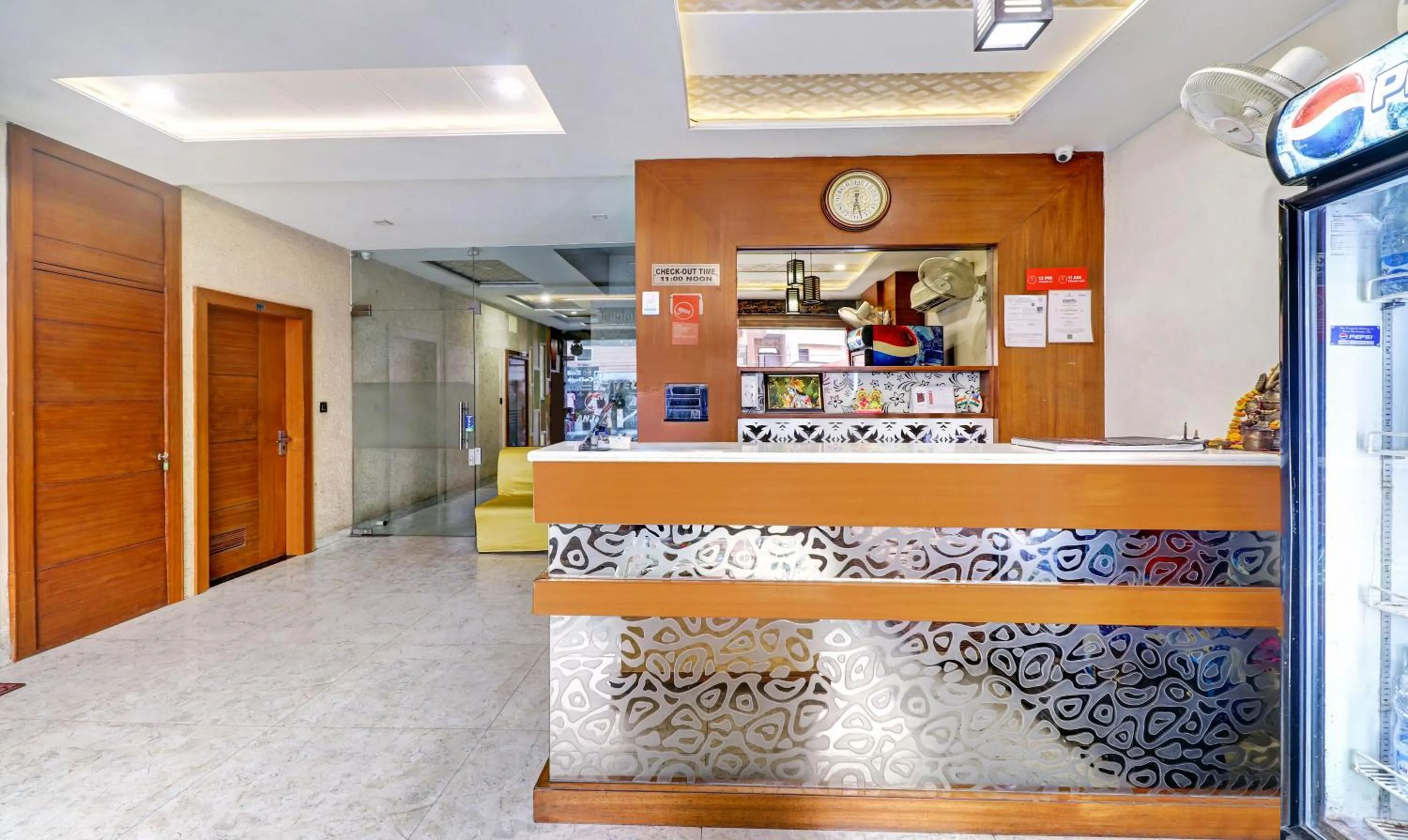 Lobby or reception in Itsy Hotels Anjali Mahal, 500 Mtrs From Mathura Railway Station