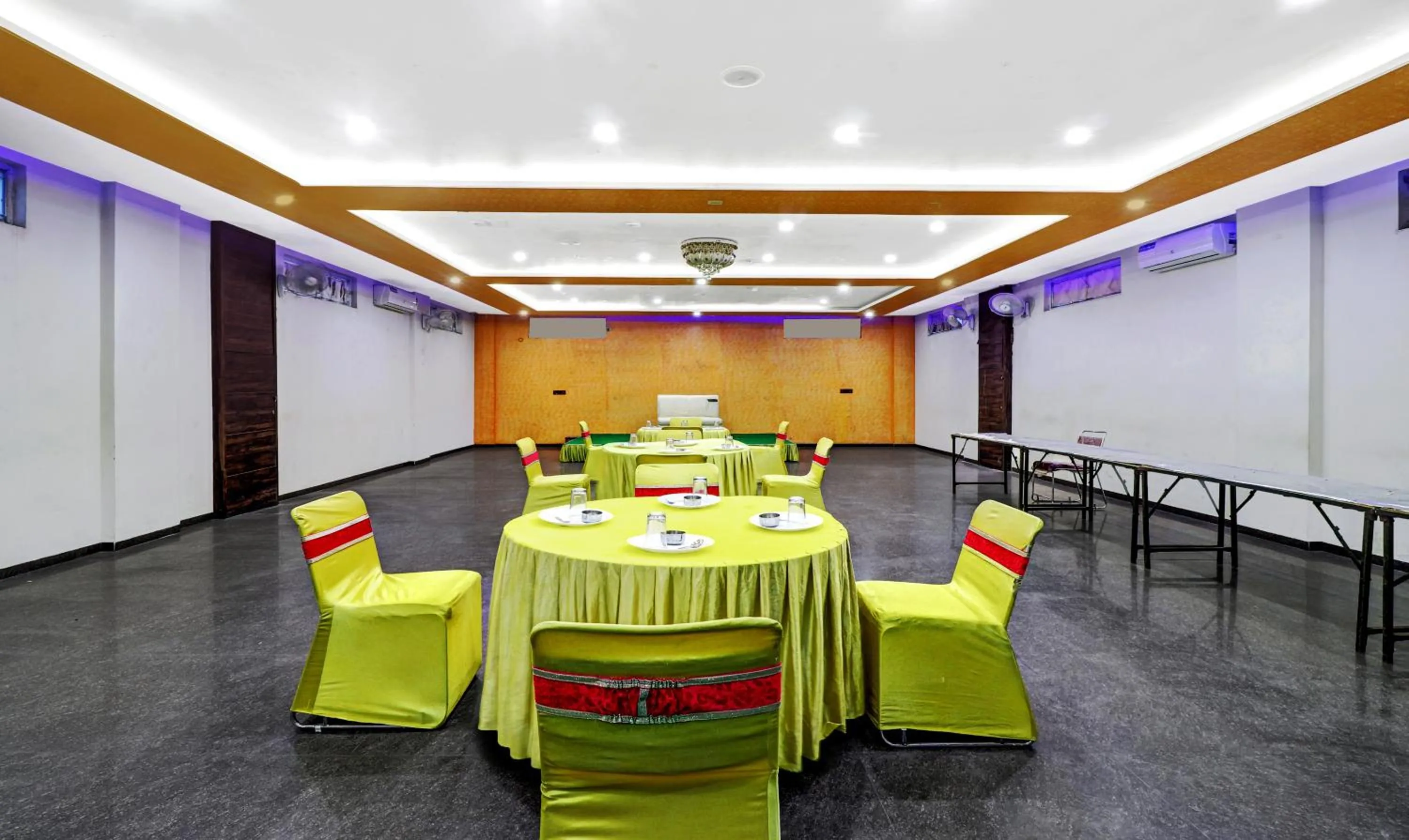 Banquet/Function facilities in Itsy Hotels Anjali Mahal, 500 Mtrs From Mathura Railway Station