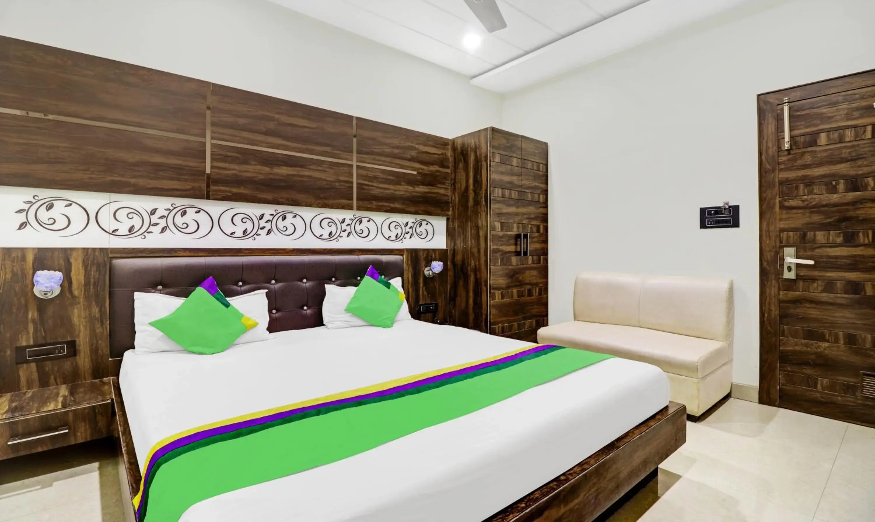Standard Room in Itsy Hotels Anjali Mahal, 500 Mtrs From Mathura Railway Station Standard Room in Itsy Hotels Anjali Mahal, 500 Mtrs From Mathura Railway Station