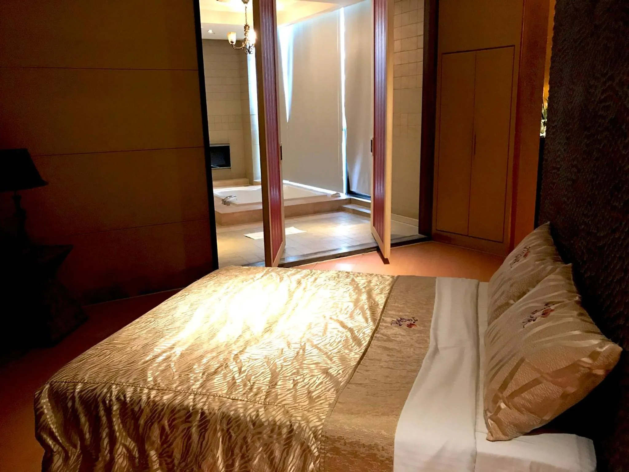 Bed in Fortune Villa Motel