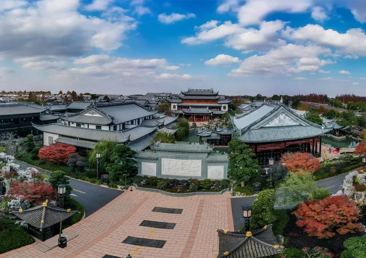 Royal Garden Hotel Shanghai-Free Shuttle to and From Disney & PVG & close Metro Line2 easy to SHA New Expo Royal Garden Hotel Shanghai-Free Shuttle to and From Disney & PVG & close Metro Line2 easy to SHA New Expo