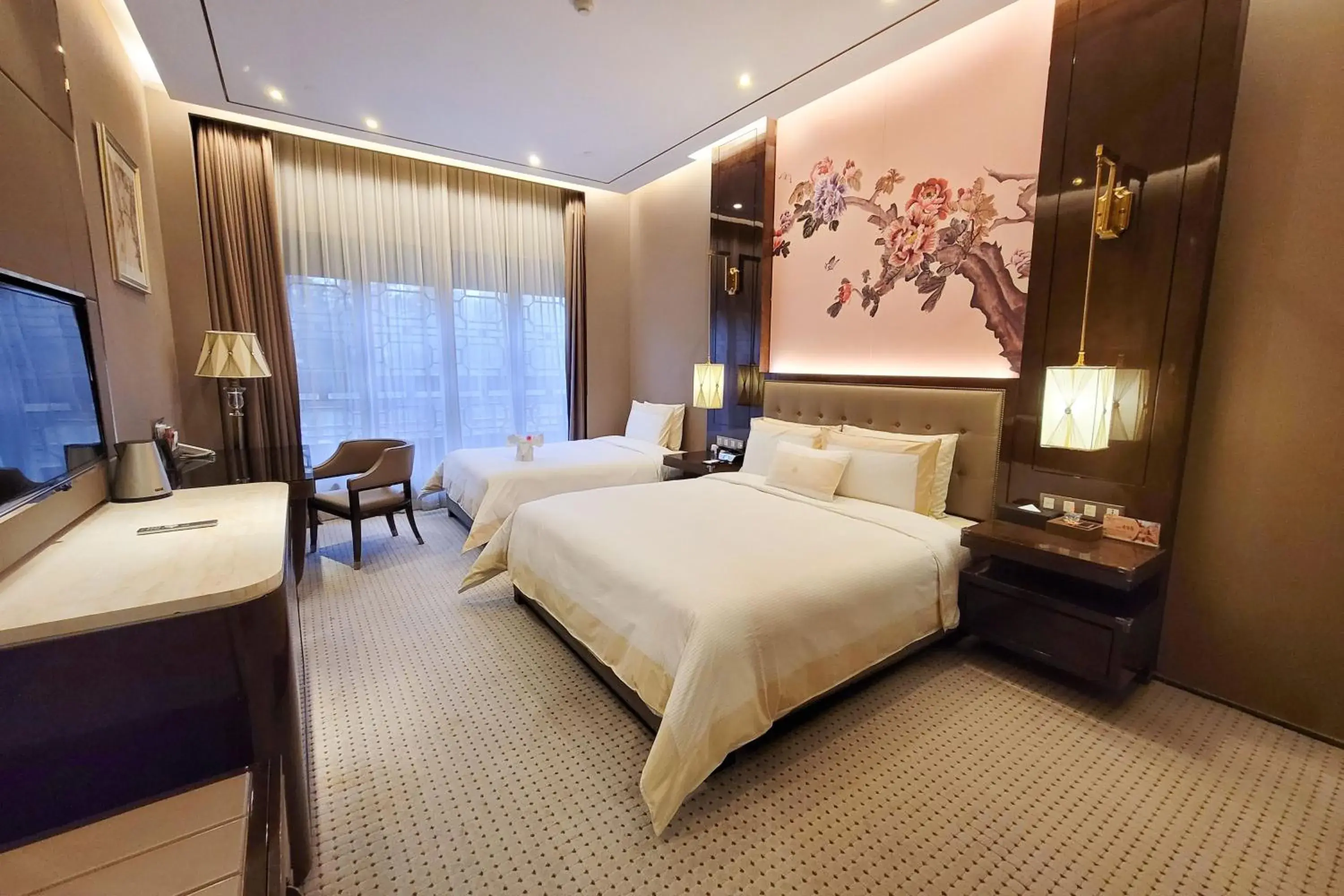 Family Room with Garden View in Royal Garden Hotel Shanghai-Free Shuttle to and From Disney & PVG & close Metro Line2 easy to SHA New Expo Family Room with Garden View in Royal Garden Hotel Shanghai-Free Shuttle to and From Disney & PVG & close Metro Line2 easy to SHA New Expo