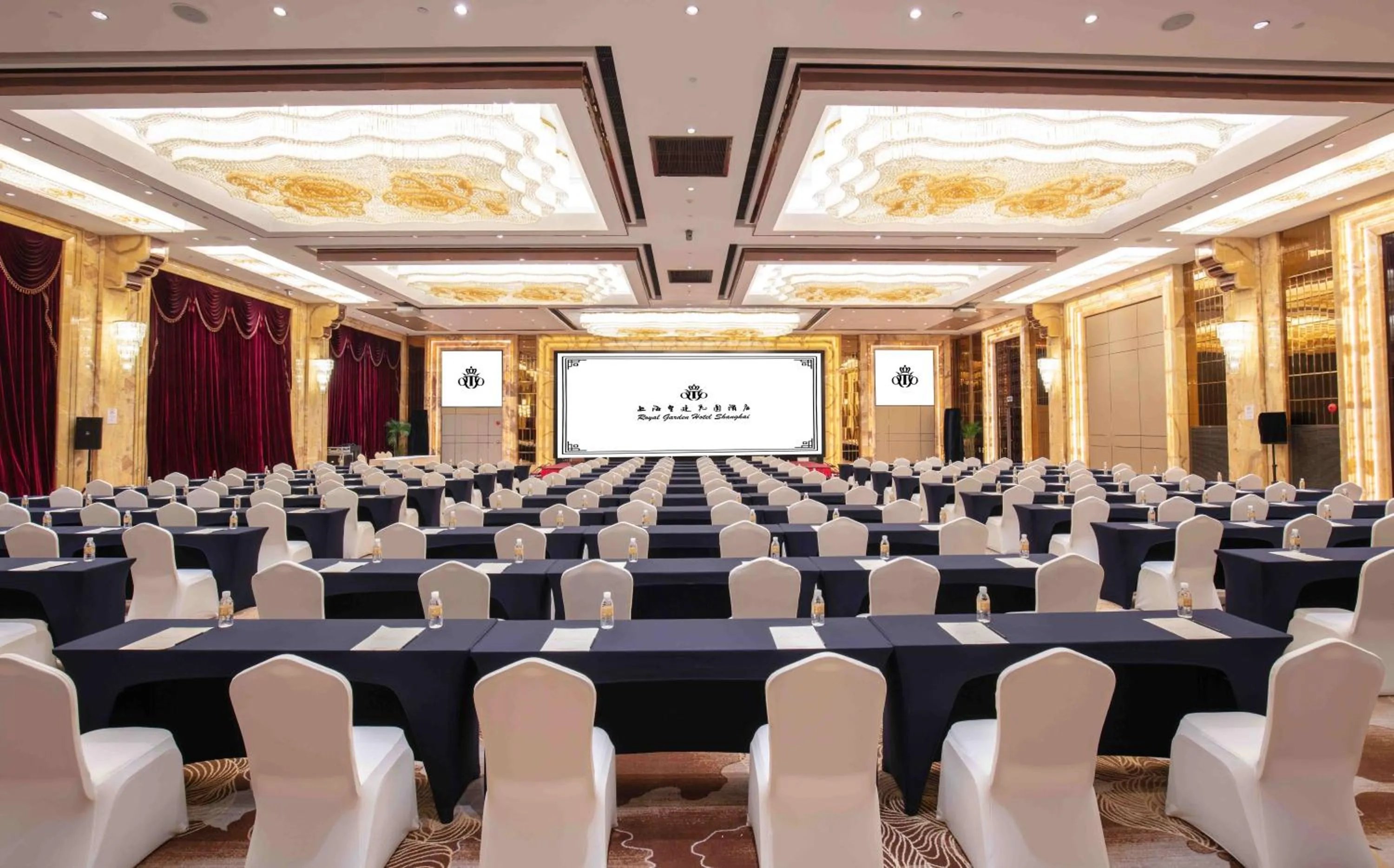 Meeting/conference room in Royal Garden Hotel Shanghai-Free Shuttle to and From Disney & PVG & close Metro Line2 easy to SHA New Expo