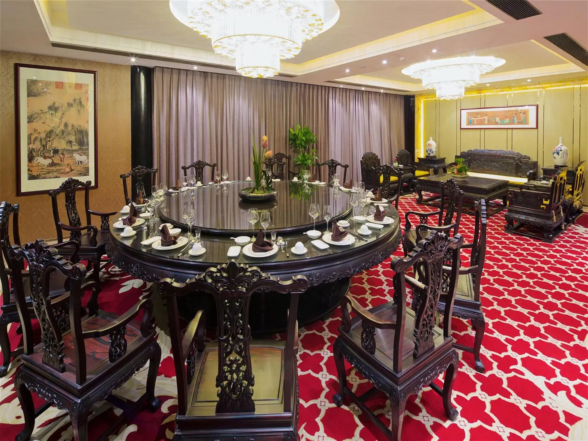 Property building in Royal Garden Hotel Shanghai-Free Shuttle to and From Disney & PVG & close Metro Line2 easy to SHA New Expo Property building in Royal Garden Hotel Shanghai-Free Shuttle to and From Disney & PVG & close Metro Line2 easy to SHA New Expo