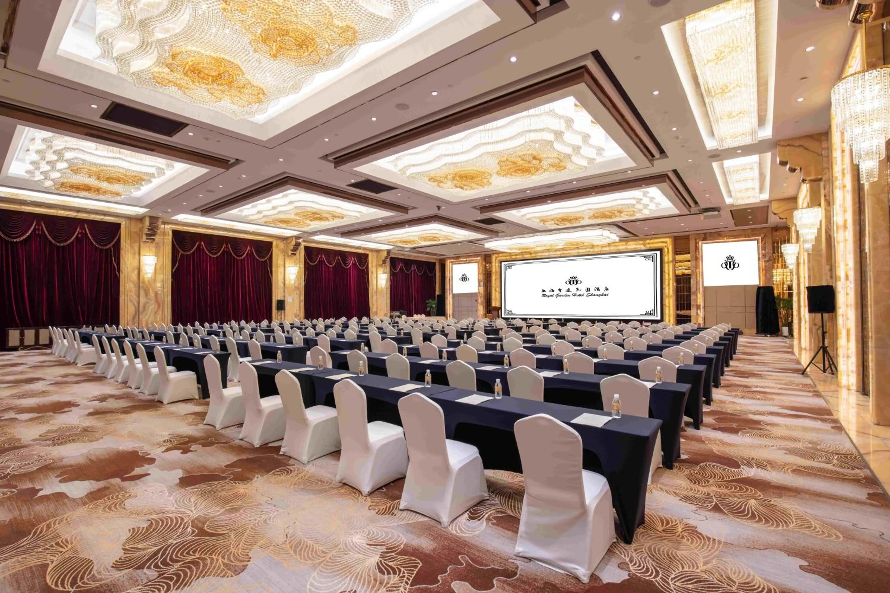 Meeting/conference room in Royal Garden Hotel Shanghai-Free Shuttle to and From Disney & PVG & close Metro Line2 easy to SHA New Expo