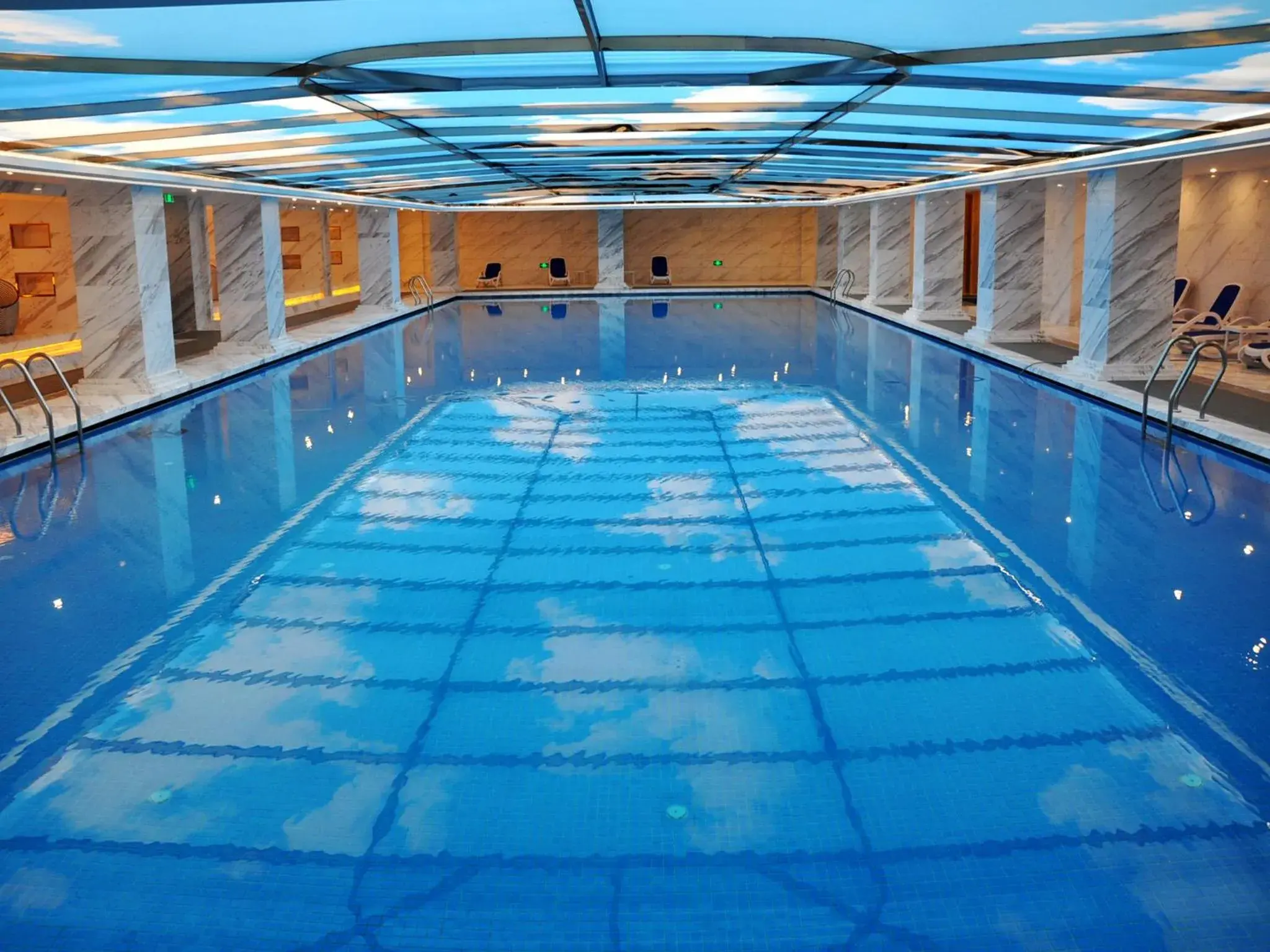 Fitness centre/facilities in Royal Garden Hotel Shanghai-Free Shuttle to and From Disney & PVG & close Metro Line2 easy to SHA New Expo Fitness centre/facilities in Royal Garden Hotel Shanghai-Free Shuttle to and From Disney & PVG & close Metro Line2 easy to SHA New Expo