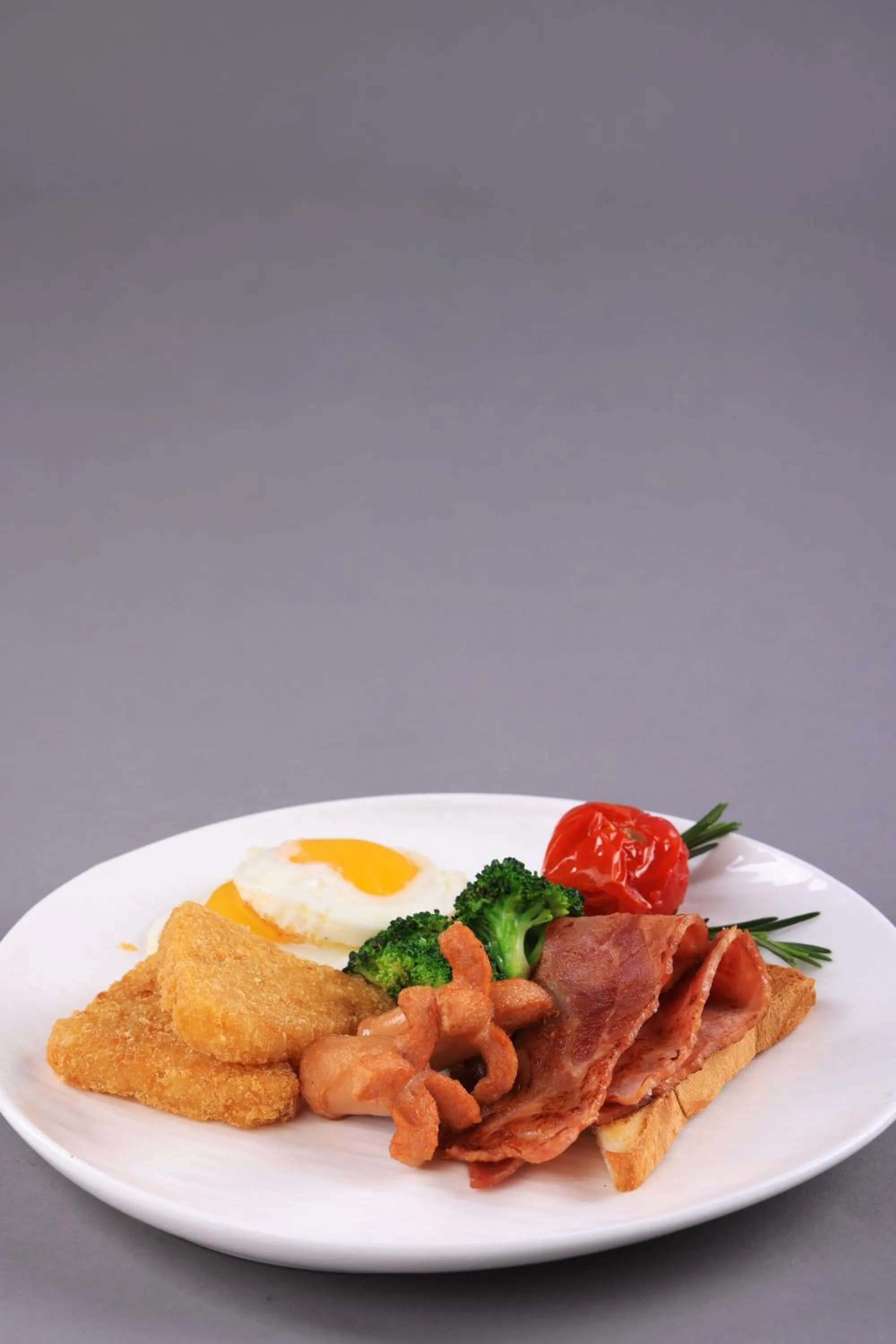 Food and drinks in Royal Garden Hotel Shanghai-Free Shuttle to and From Disney & PVG & close Metro Line2 easy to SHA New Expo