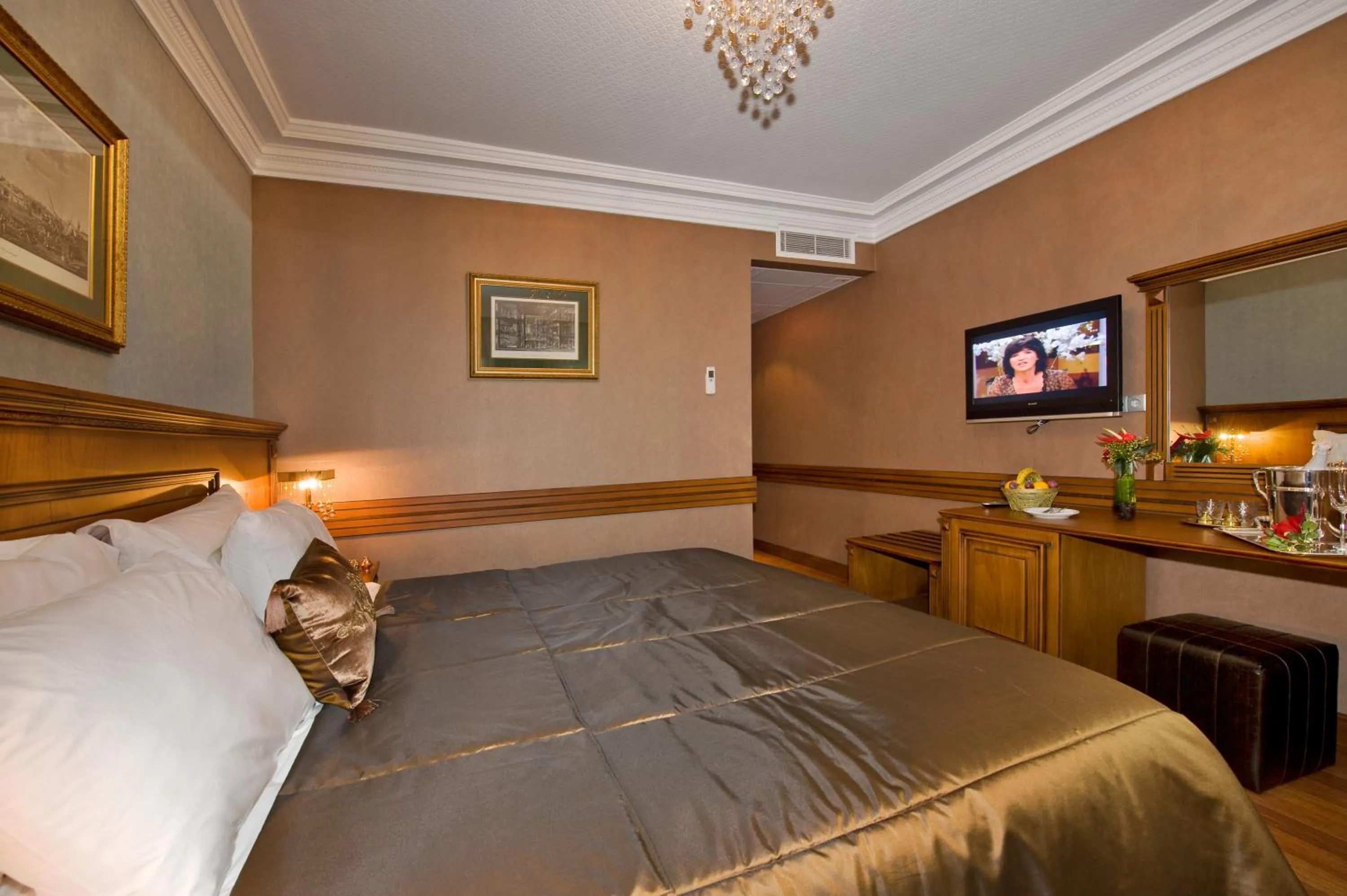 TV and multimedia, Bed in Ferman Hotel Old City -Special Category